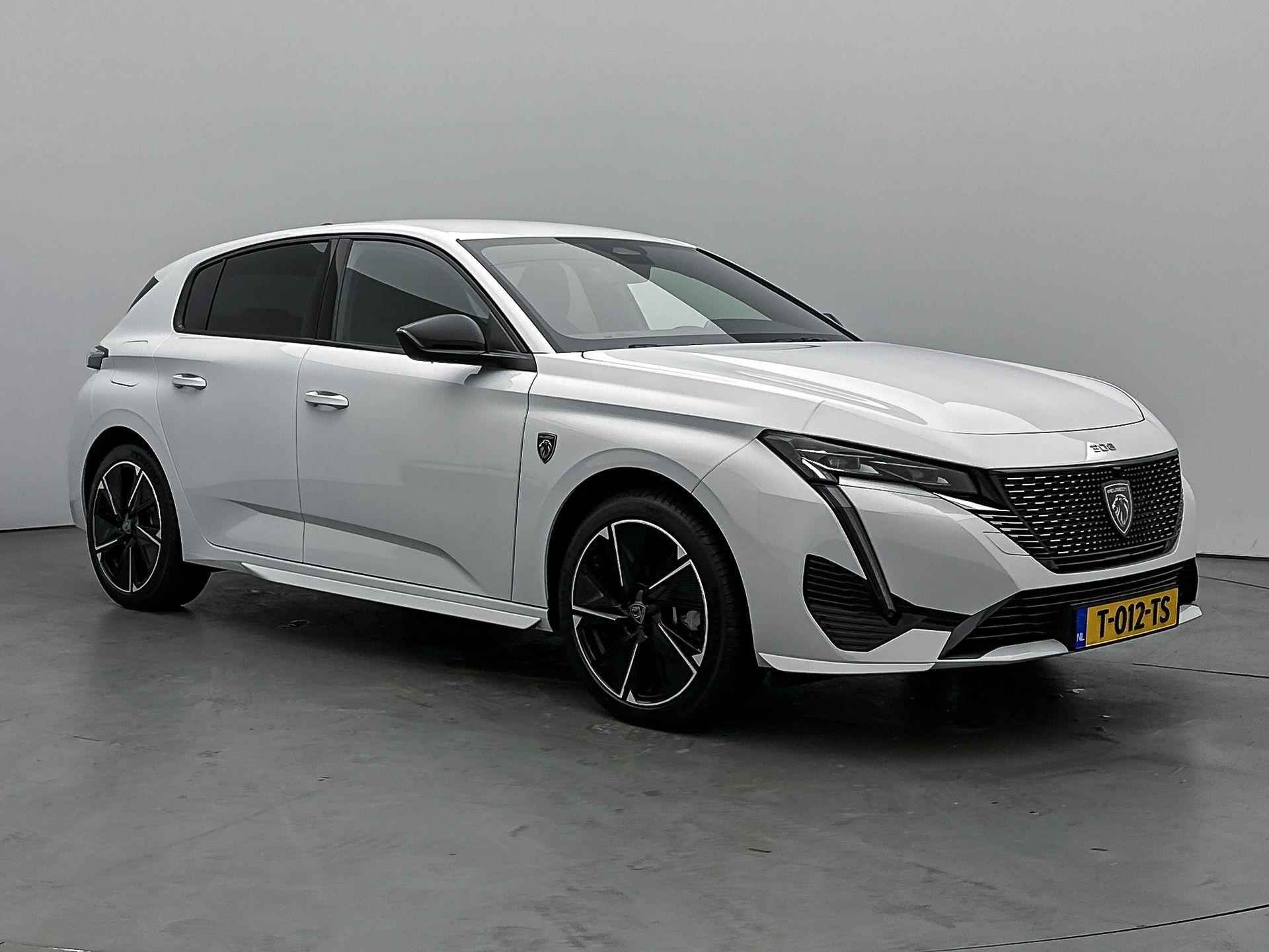 Peugeot e-308 GT First Edition 54 kWh 156pk Automaat | Navigatie | Achteruitrijcamera | Leder/Alcantara sportstoelen | Keyless | Stoel- en stuurverwarming | Matrix LED koplampen | Adaptieve Cruise Control | Climate Control | Parkeersensoren v+a | Verwarmd stuurwiel | Dodehoeksensor | Donker getint glas | 18" lichtmetalen velgen | - 3/34