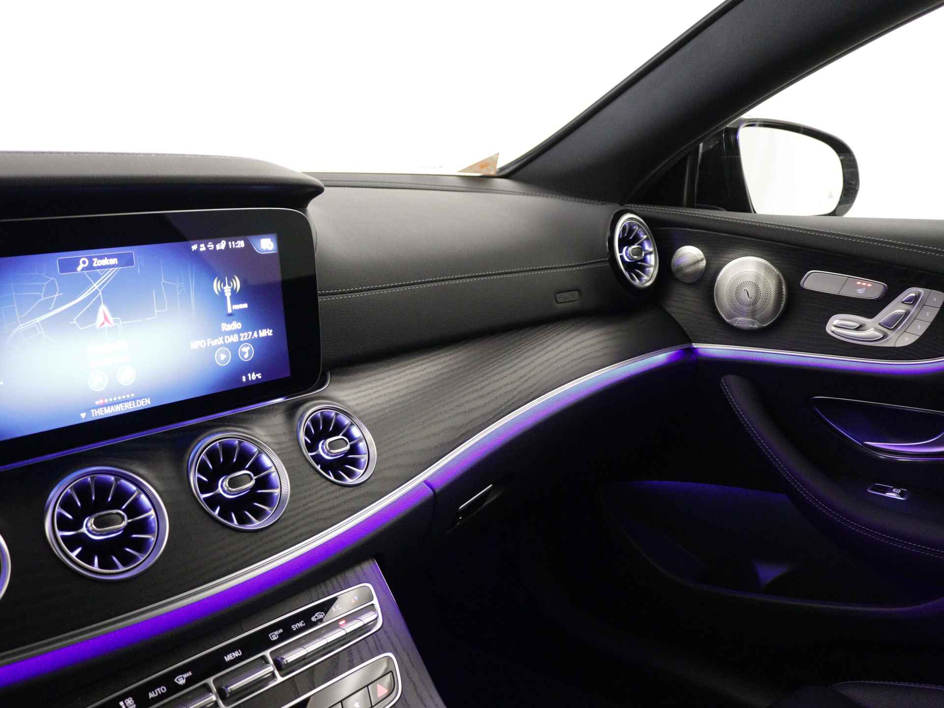 Mercedes-Benz E-Klasse 200 AMG Line | Multi spaaks lichtmetalen velgen | Panoramadak | Burmester | Memory Seats | 360 Camera | Navigatie | wide screen | Inclusief 24 maanden Mercedes-Benz Certified garantie voor Europa. - 8/45