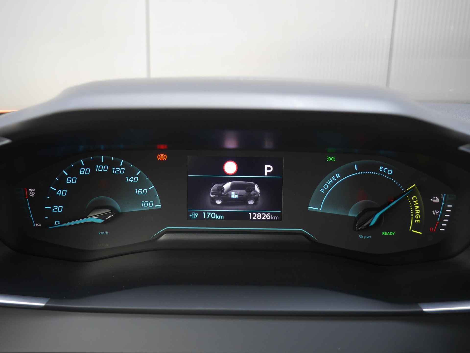 Peugeot e-2008 EV Active Pack 50 kWh | Climate Control | Apple Carplay | Android Auto | Cruise Control - 33/48