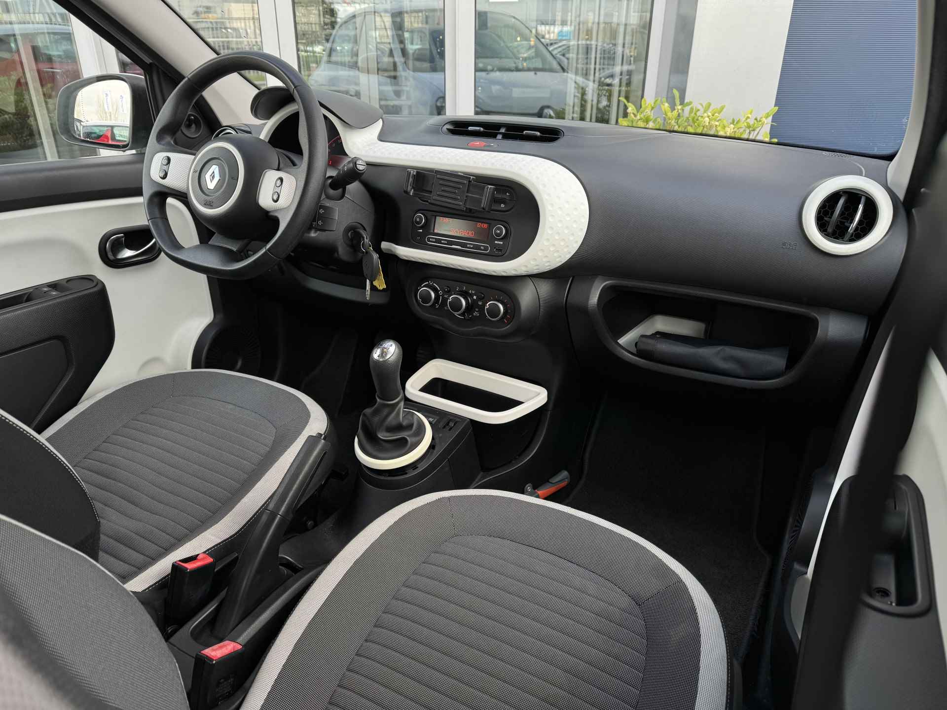 Renault Twingo 1.0 SCe 70pk Expression | Airco | Bluetooth audio | LMV - 15/27