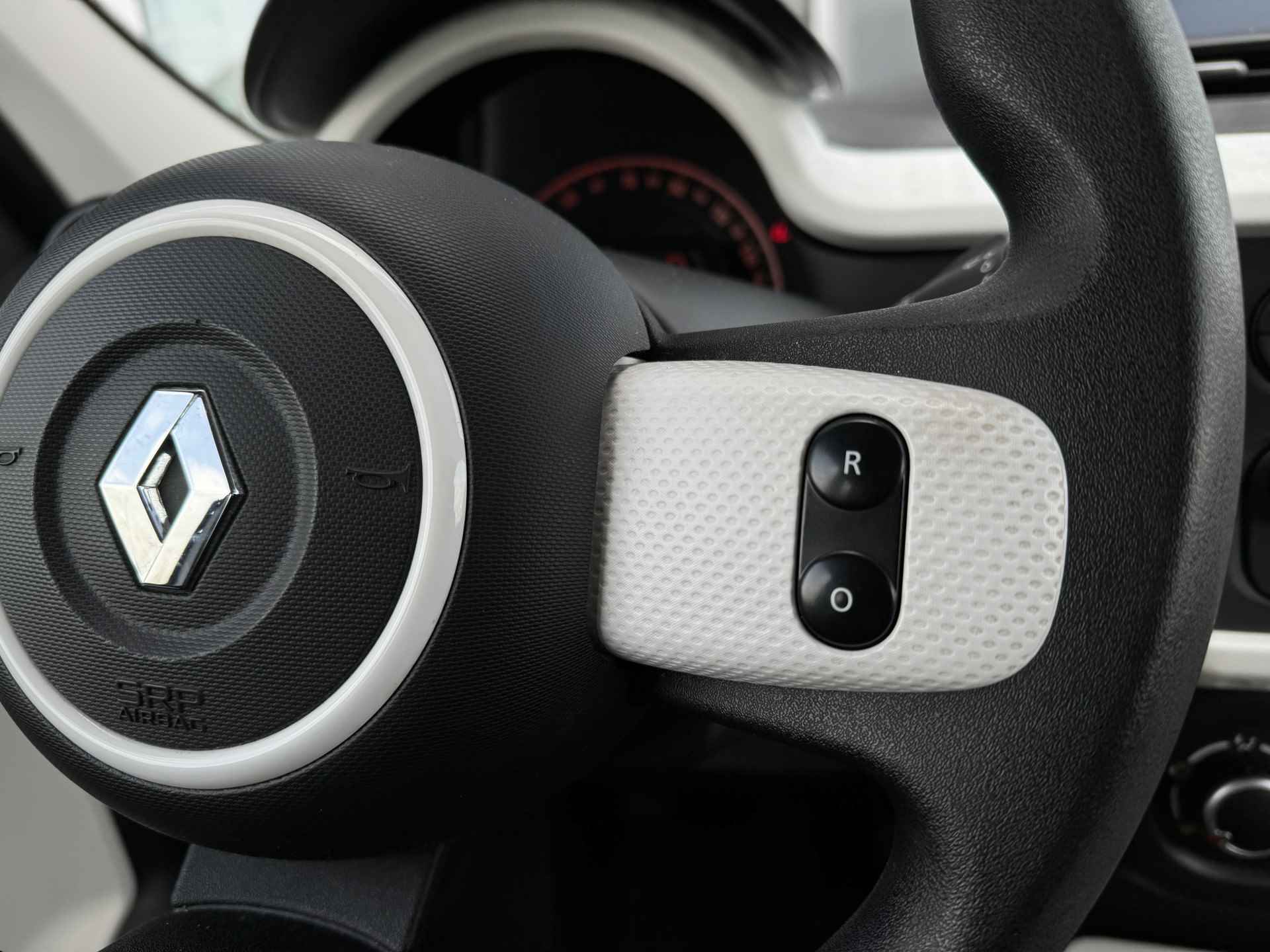Renault Twingo 1.0 SCe 70pk Expression | Airco | Bluetooth audio | LMV - 24/27