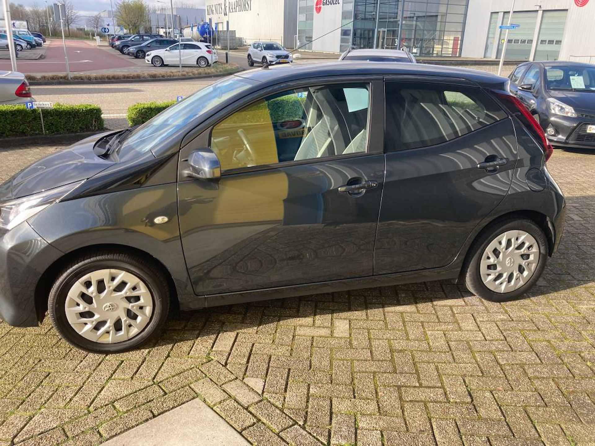 Toyota Aygo 1.0 VVT-i x-play limited "All-in" prijs! - 5/12