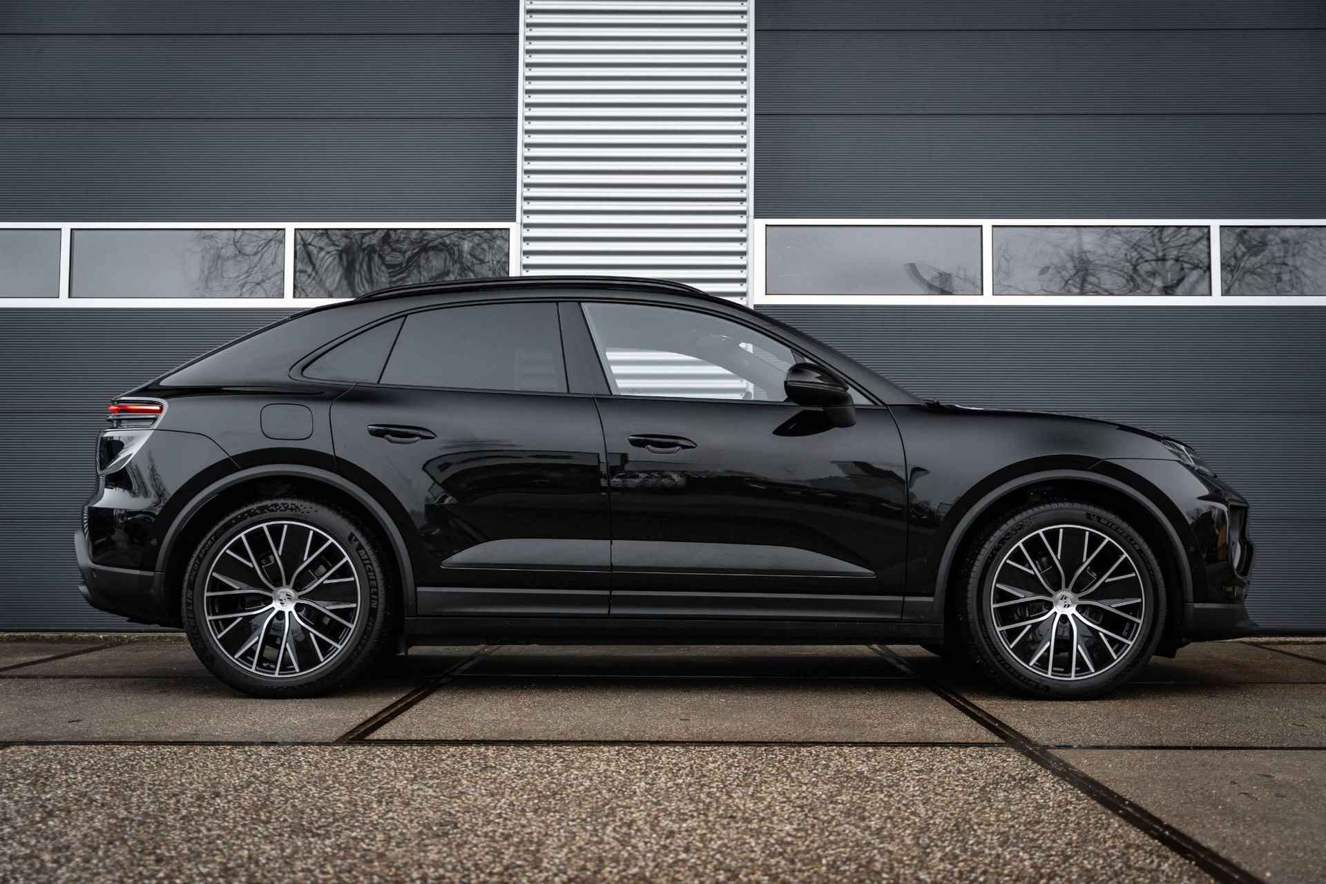 Porsche Macan 4 100 kWh |Panorama dak |18-weg stoelen |21" |Sport chrono | - 8/57