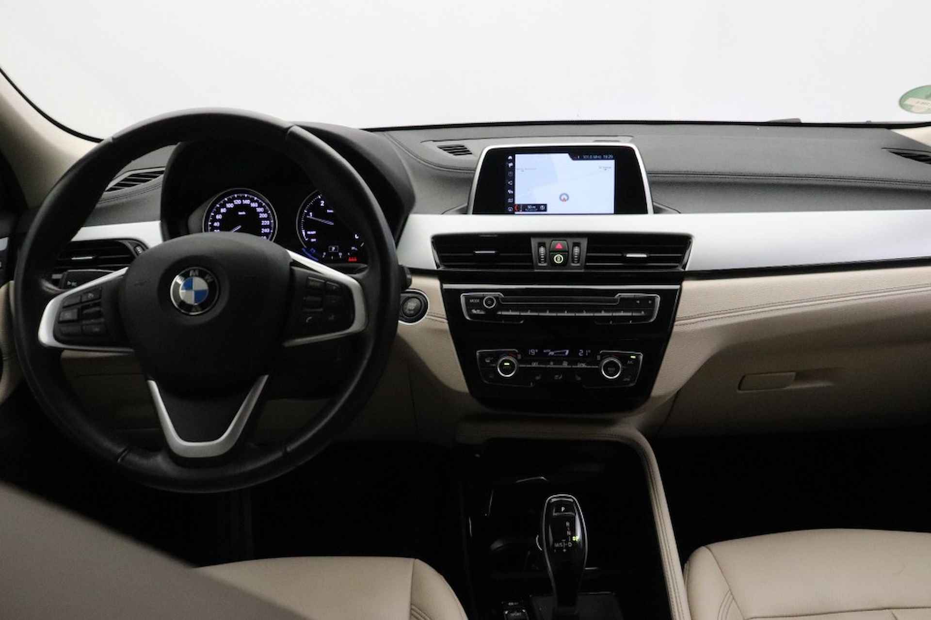 BMW X2 sDrive18d Executive Automaat - Leer, Clima - 4/37