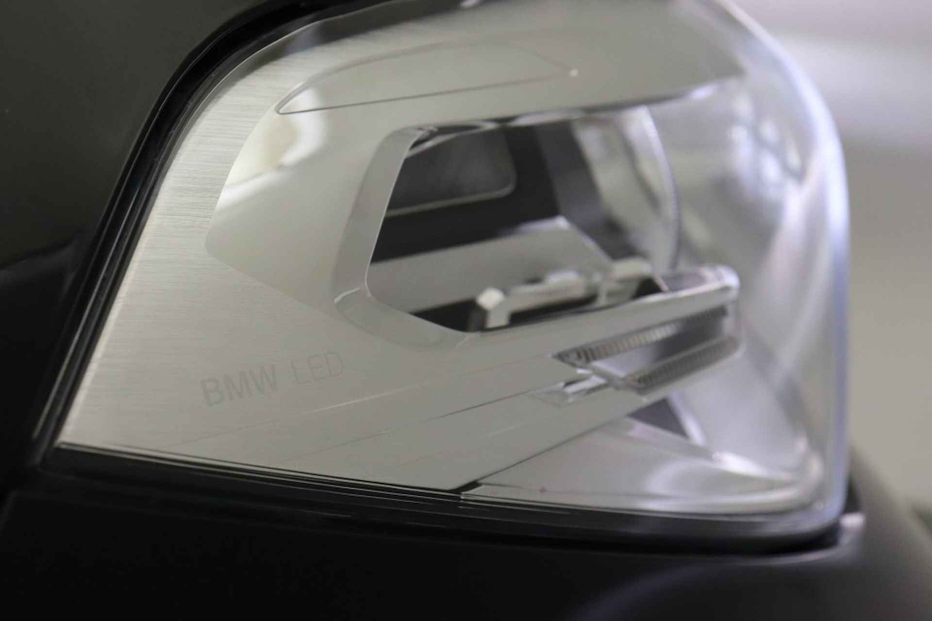 BMW X2 sDrive18d Executive Automaat - Leer, Clima - 34/37