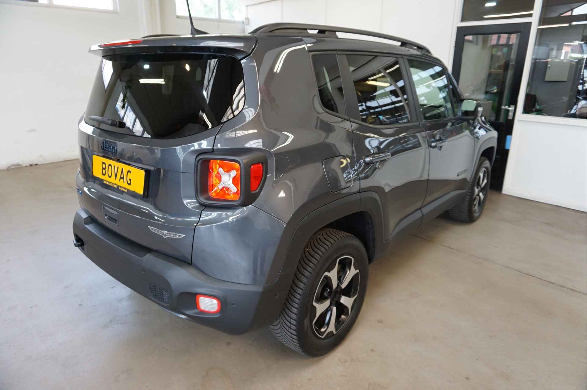 Jeep Renegade 4xe 240 Plug-in Hybrid Electric Trailhawk Navi 240Pk - 3/55