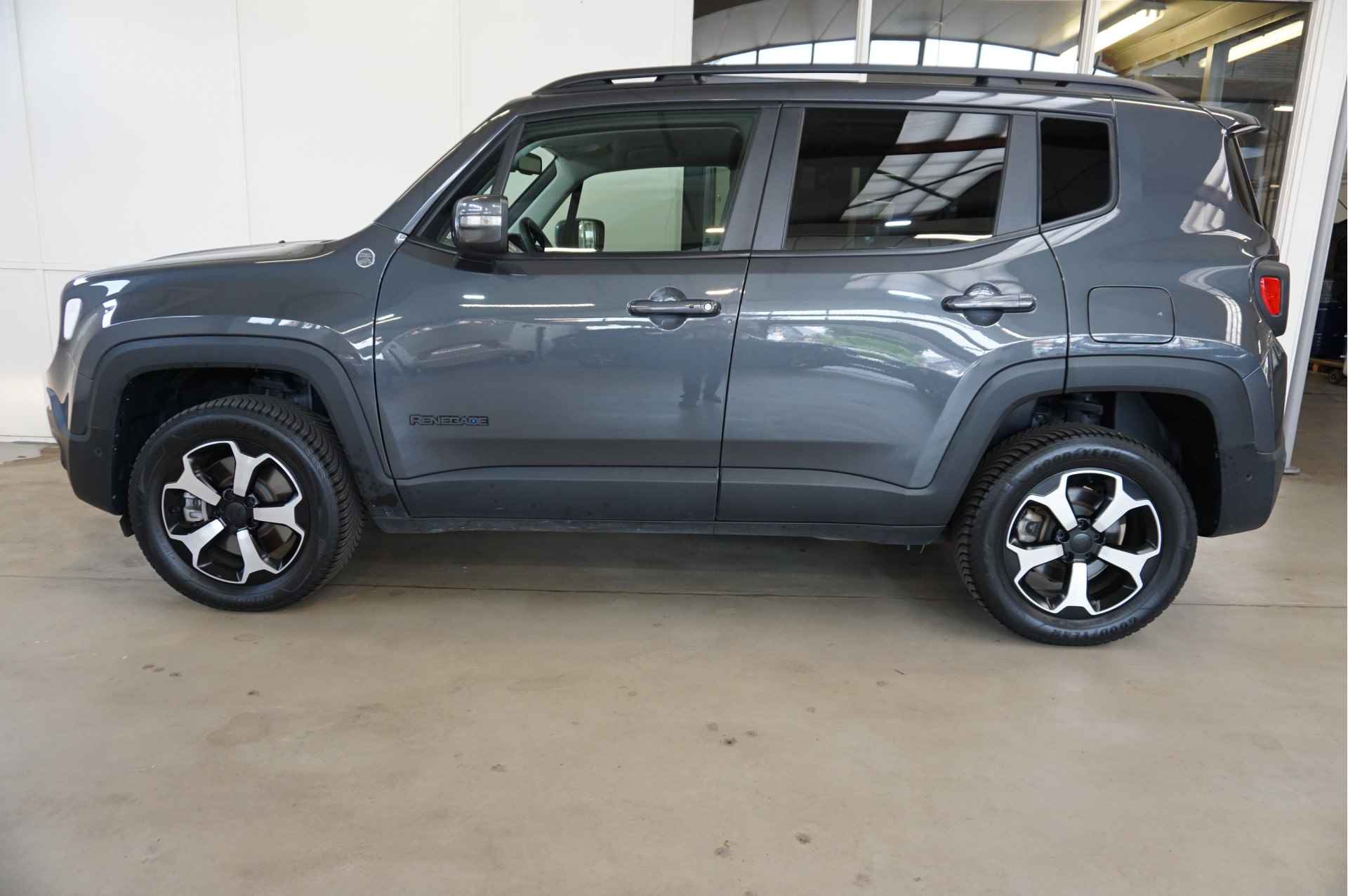 Jeep Renegade 4xe 240 Plug-in Hybrid Electric Trailhawk Navi 240Pk - 15/55