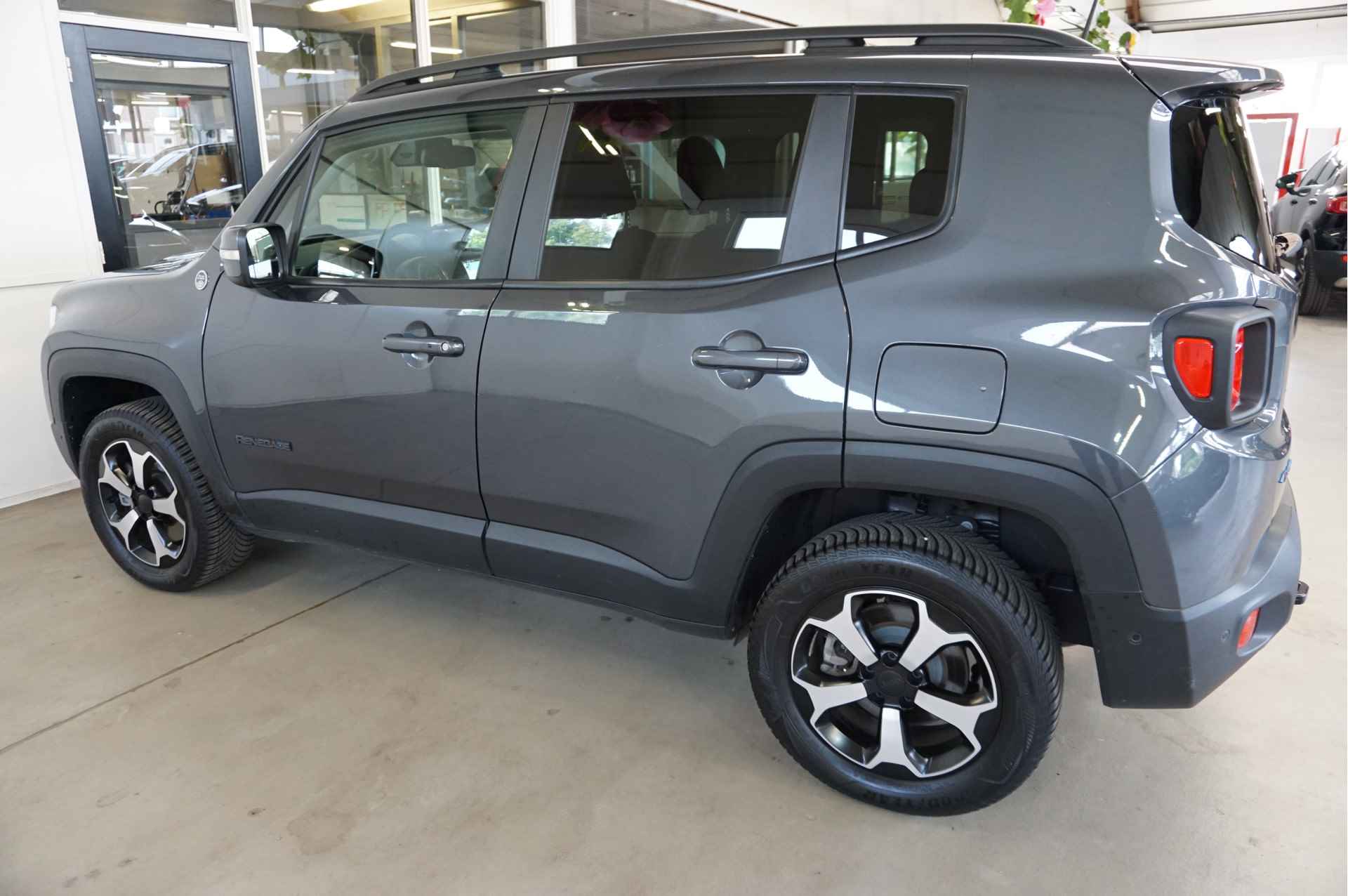 Jeep Renegade 4xe 240 Plug-in Hybrid Electric Trailhawk Navi 240Pk - 29/55