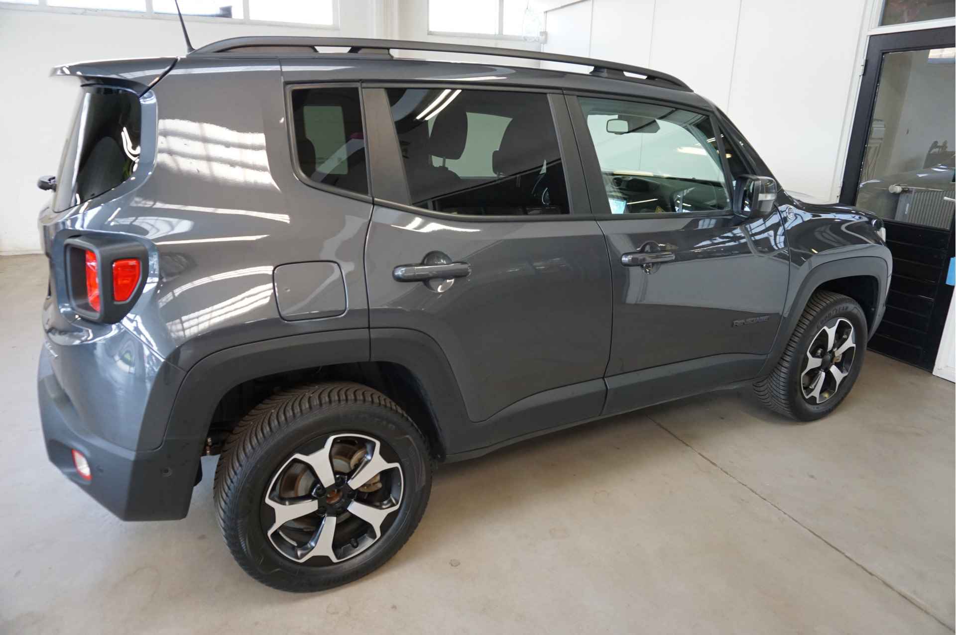 Jeep Renegade 4xe 240 Plug-in Hybrid Electric Trailhawk Navi 240Pk - 37/55