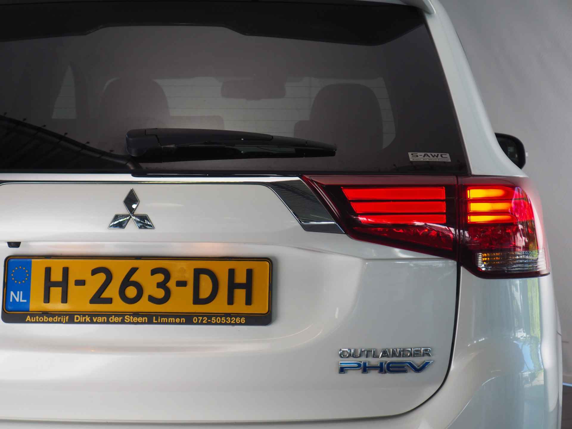 Mitsubishi Outlander 2.4 PHEV Pure+ | achteruitrijcamera | cruise control - 5/38