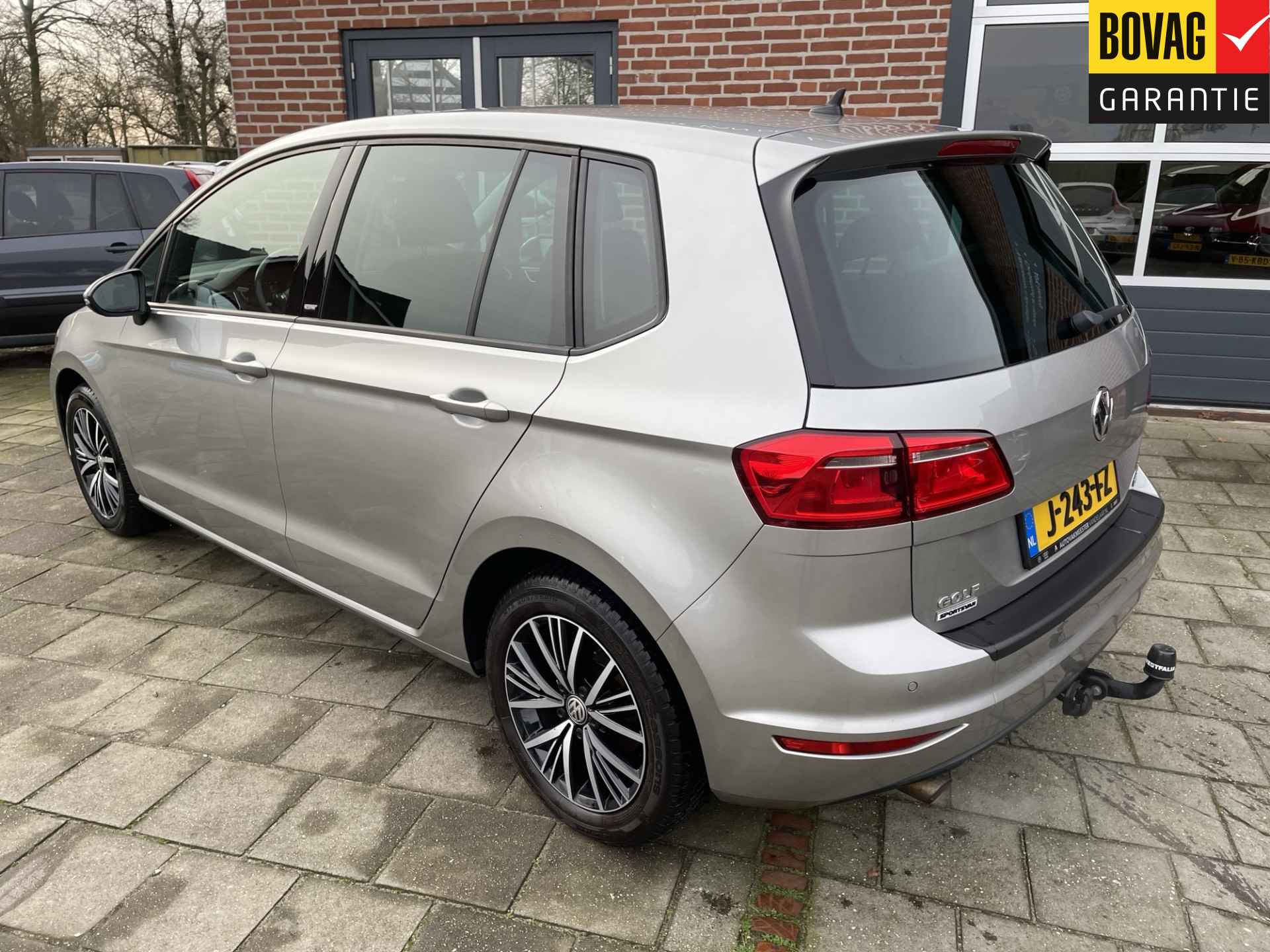 Volkswagen Golf Sportsvan 1.2 TSI ALLSTAR 110pk 4 cilinder motor ( Navigatie, Trekhaak, Adaptive Cruise control, PDC voor en achter) RIJKLAARPRIJS! - 3/47