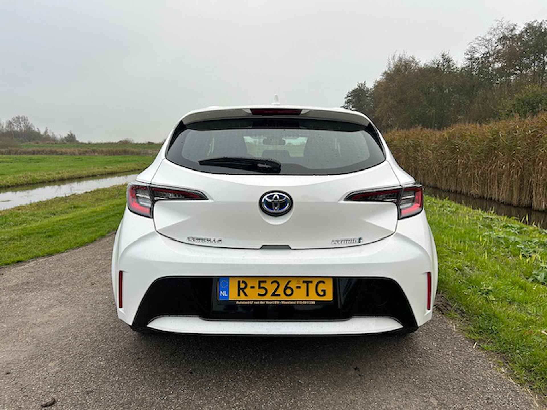 Toyota Corolla 1.8 Hybrid 122pk CVT Business | Apple carplay / Android auto | Camera | cruise control | Climate control | All-season banden | NAP | Rijklaar prijs! - 7/22