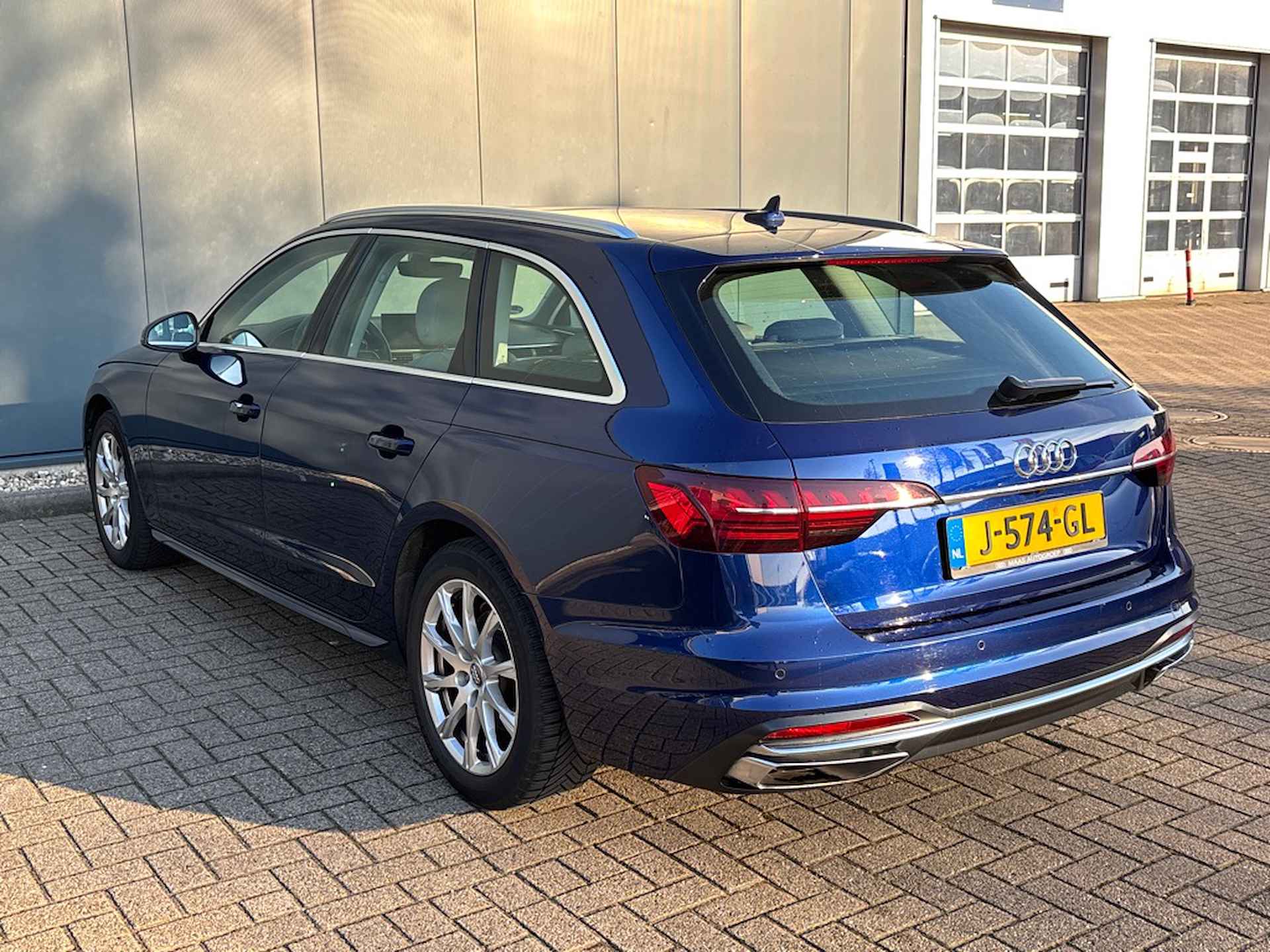 AUDI A4 Avant 35 TDI 163pk S tronic Launch Edition Business Trekhaak - 4/7