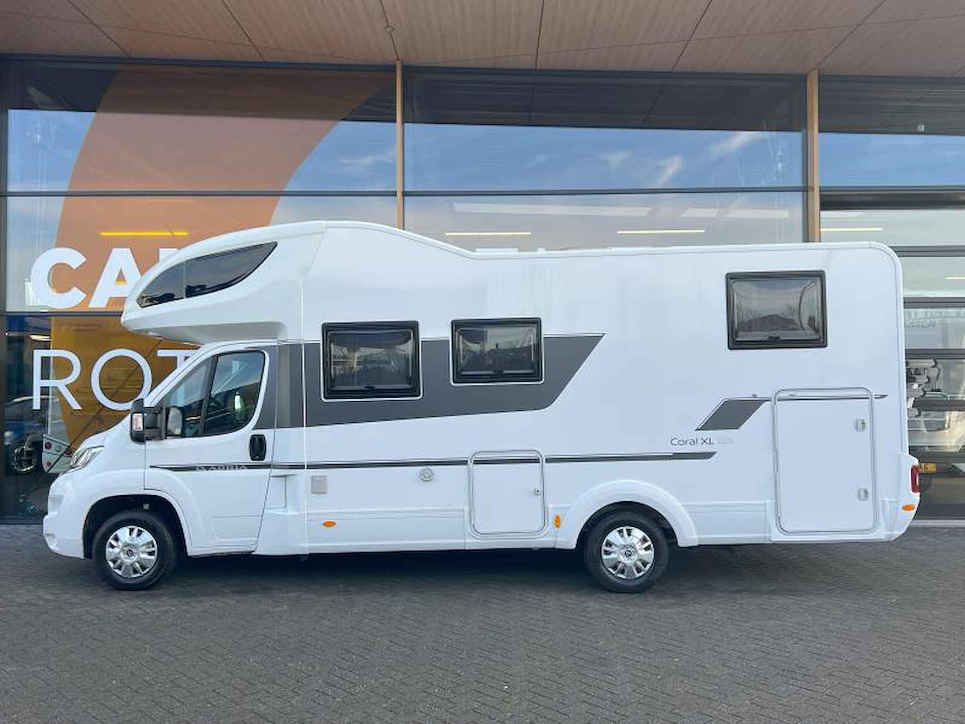 Adria Coral XL Axess 670 SL Lengtebedden - 3/23