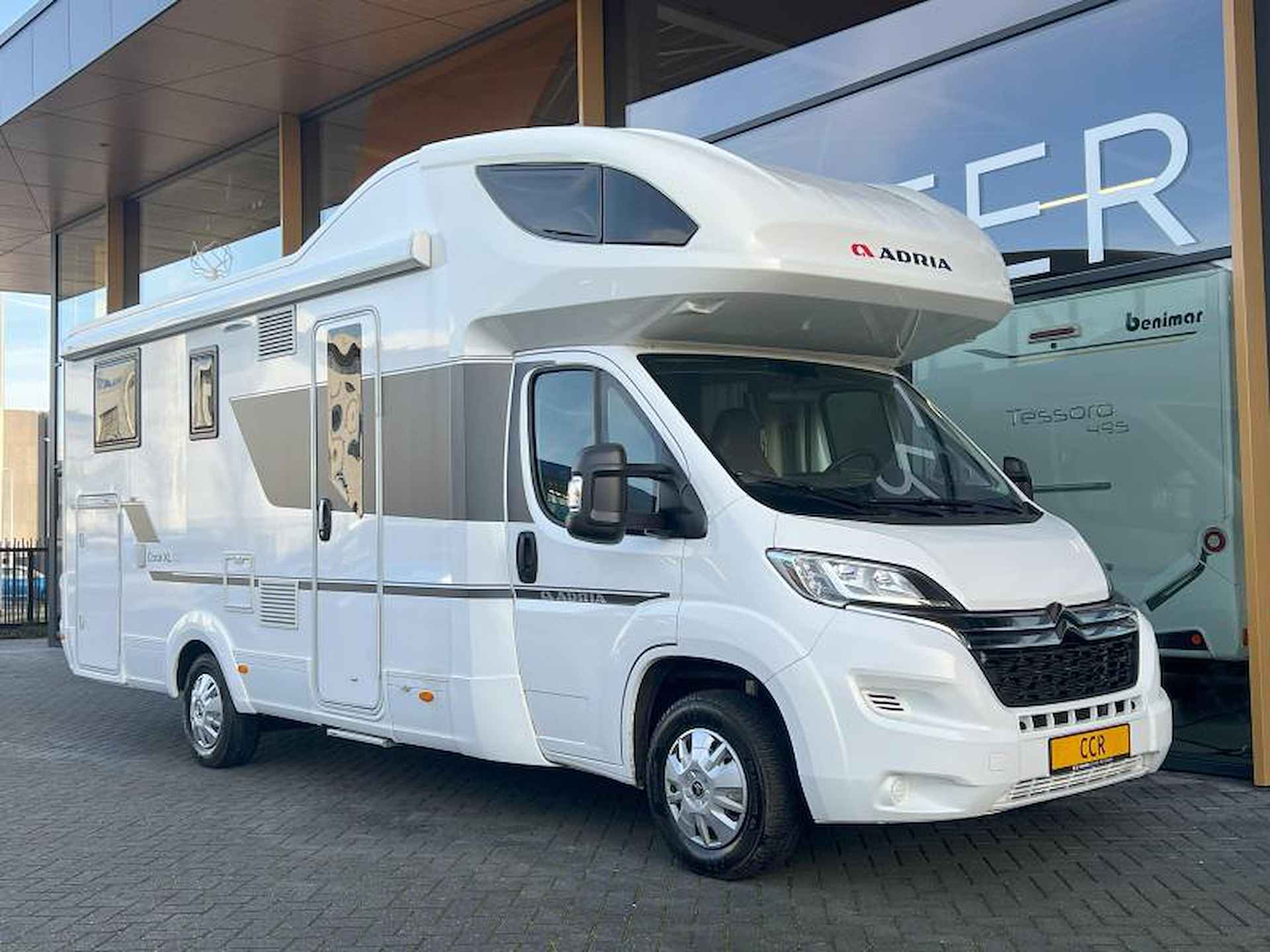 Adria Coral XL Axess 670 SL Lengtebedden - 7/23