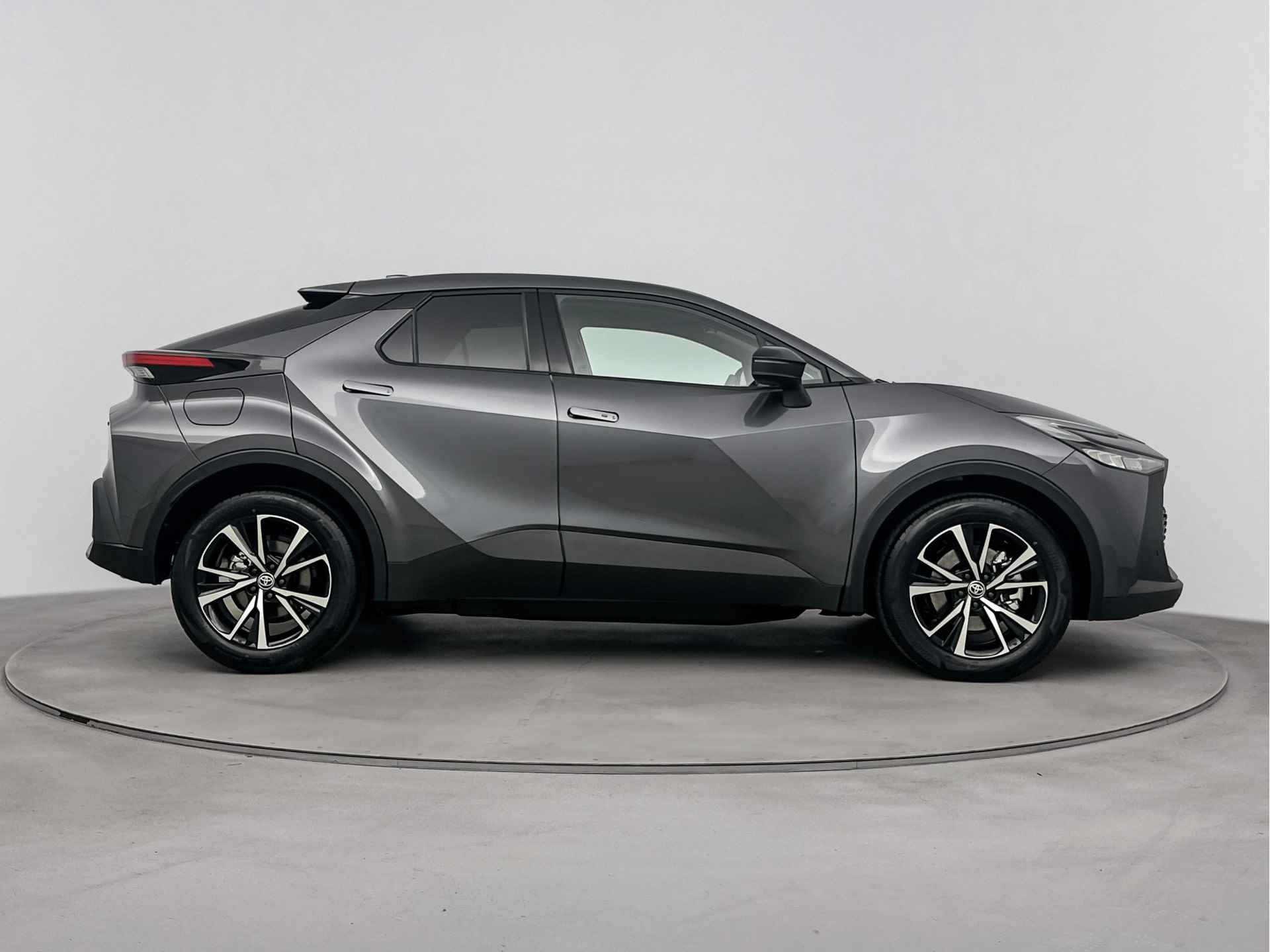 Toyota C-HR 2.0 Plug-in Hybrid 220 Dynamic | Apple Carplay & Android Auto | Parkeercamera | Direct leverbaar | - 14/39