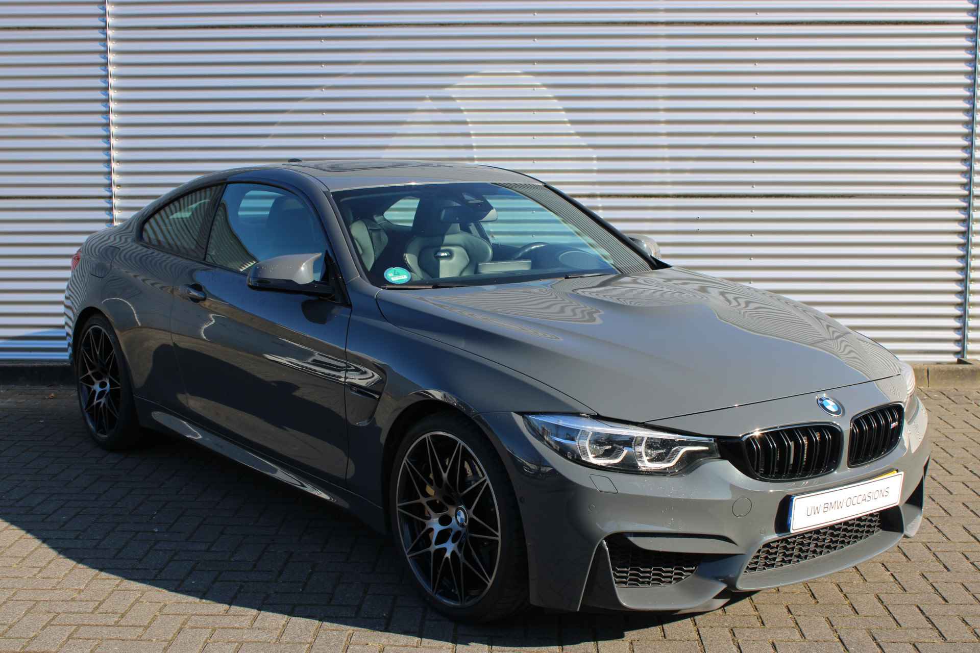 BMW 4 Serie Coupé M4 Competition High Executive Automaat / Schuif-kanteldak / Achteruitrijcamera / M Carbon-keramisch remmen / Adaptieve LED / Head-Up / Adaptief M onderstel / Comfort Access - 4/26