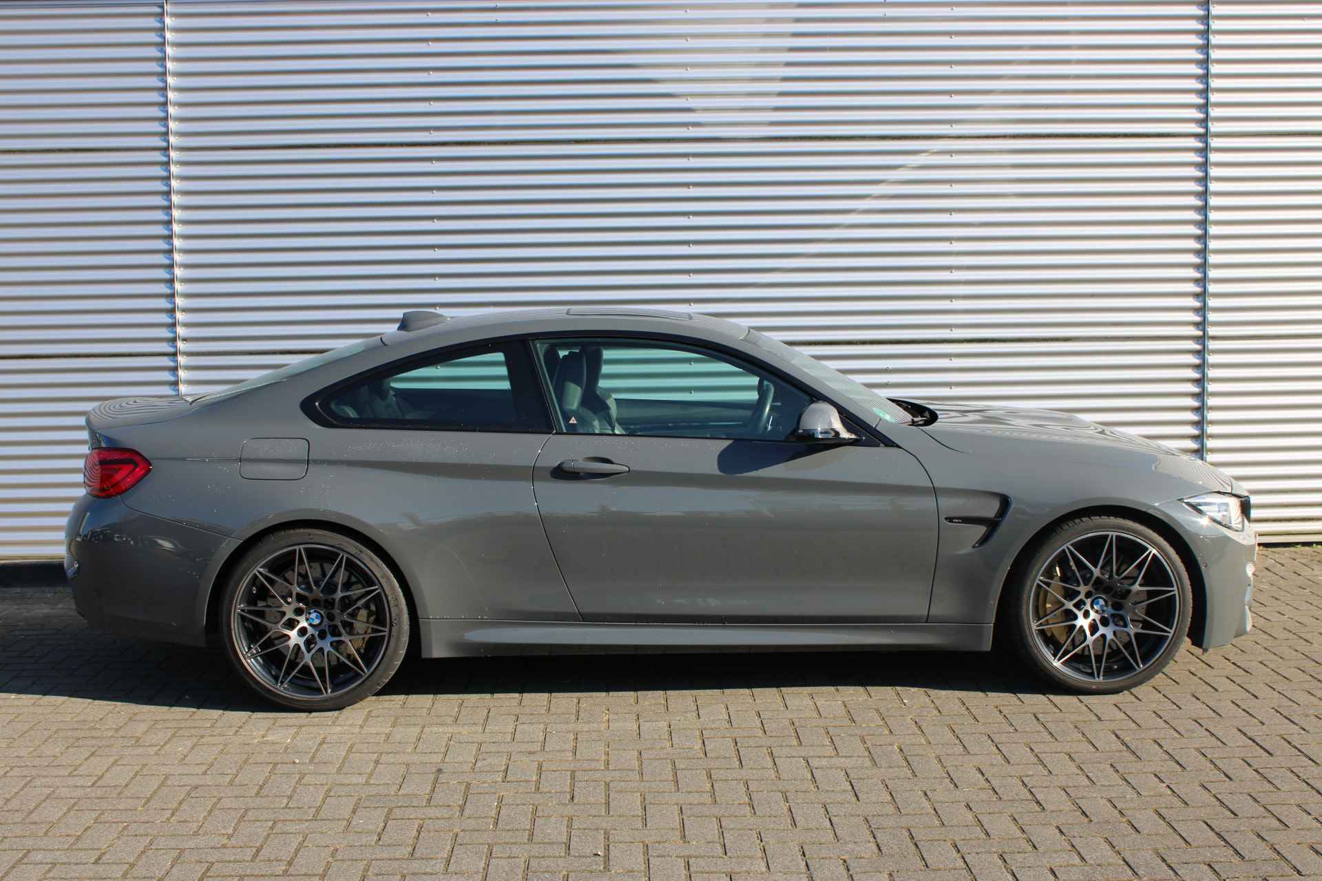 BMW 4 Serie Coupé M4 Competition High Executive Automaat / Schuif-kanteldak / Achteruitrijcamera / M Carbon-keramisch remmen / Adaptieve LED / Head-Up / Adaptief M onderstel / Comfort Access - 7/26