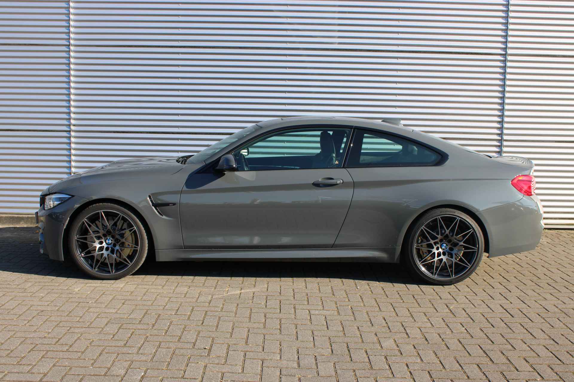 BMW 4 Serie Coupé M4 Competition High Executive Automaat / Schuif-kanteldak / Achteruitrijcamera / M Carbon-keramisch remmen / Adaptieve LED / Head-Up / Adaptief M onderstel / Comfort Access - 8/26