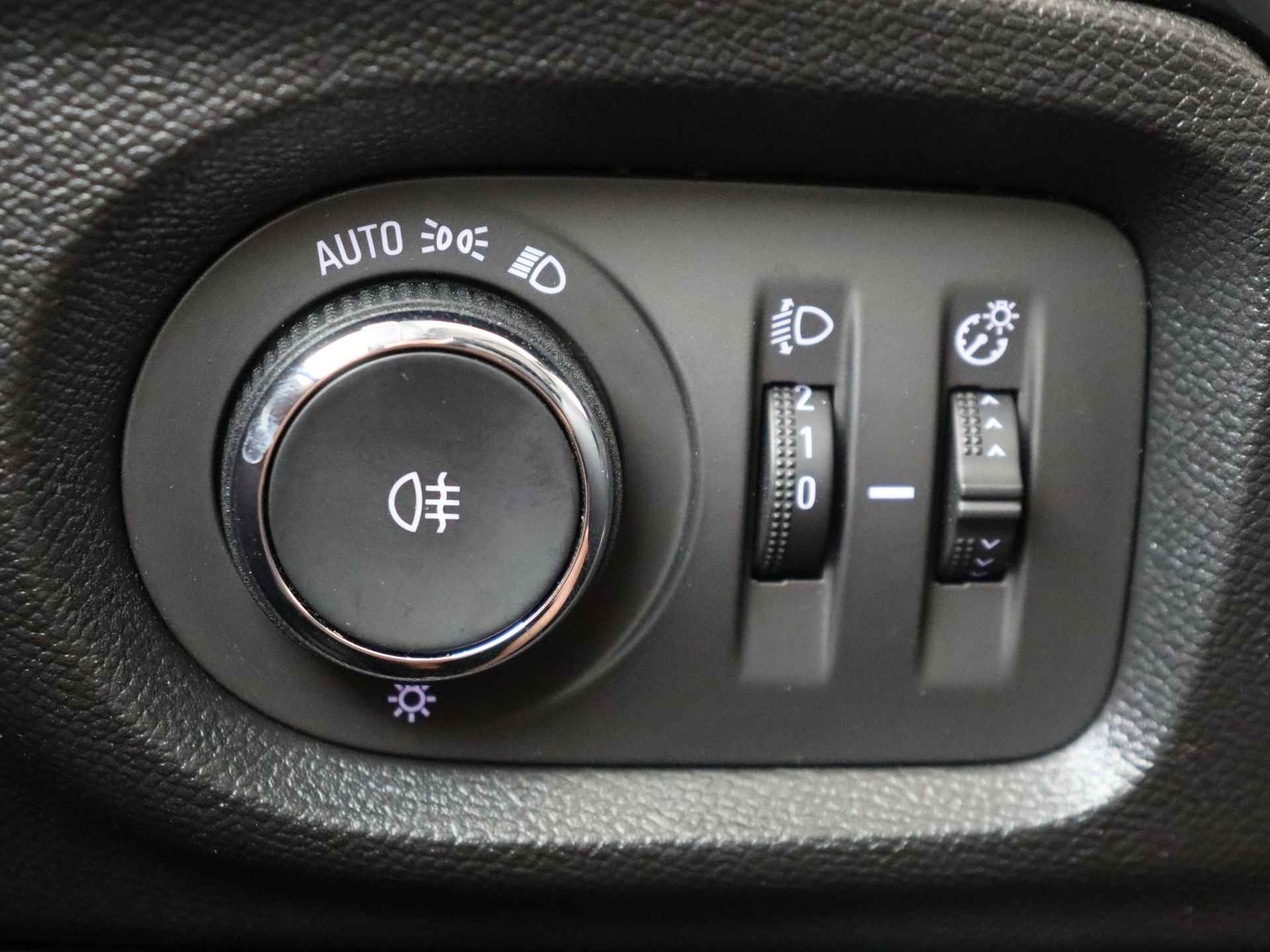 Opel Corsa 1.2 Edition 5 deurs | Navigatie by App | Airco | Lichtmetalen Velgen - 23/27
