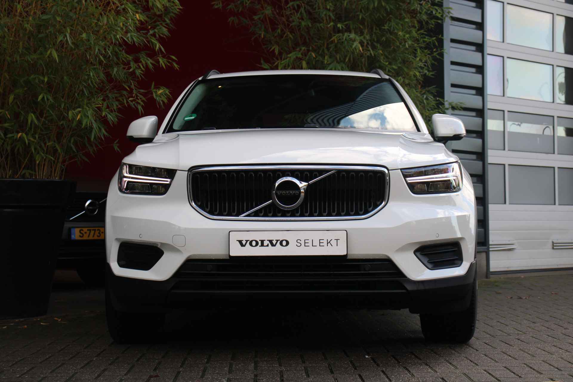 Volvo XC40 1.5 T2 Momentum Core | Trekhaak | Parkeercamera | Stuur- en stoelverwarming | Elekt. achterklep | Cruise Control - 9/21