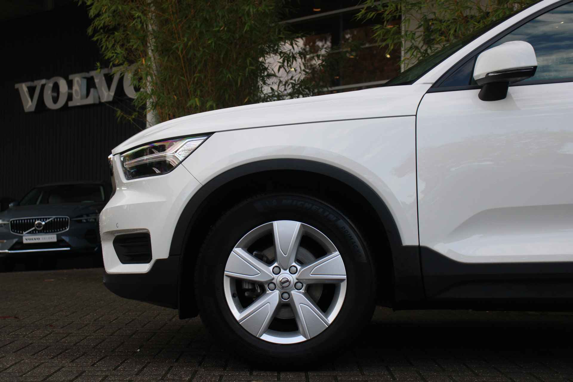 Volvo XC40 1.5 T2 Momentum Core | Trekhaak | Parkeercamera | Stuur- en stoelverwarming | Elekt. achterklep | Cruise Control - 21/21