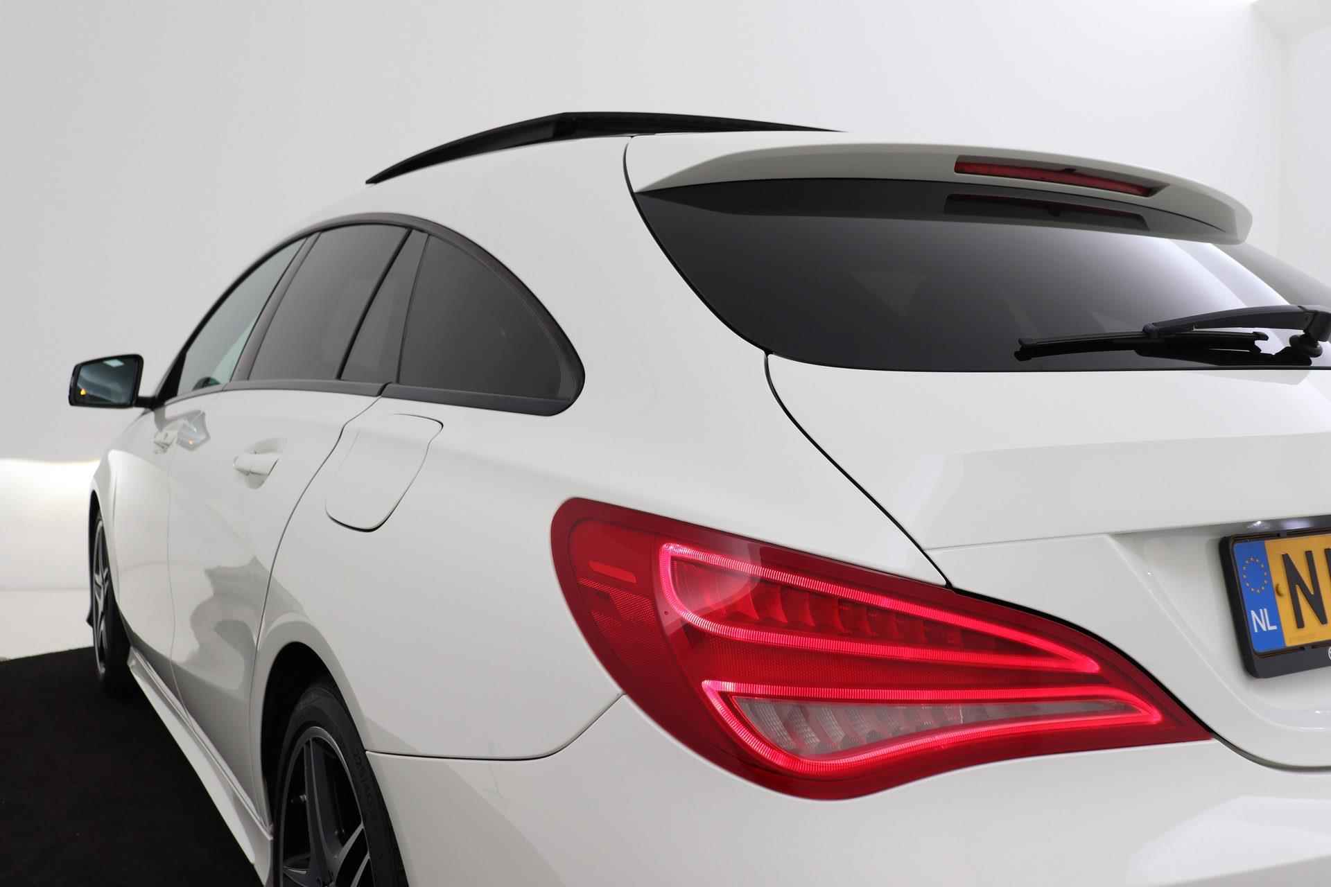 Mercedes-Benz CLA-klasse Shooting Brake 180 Edition | AMG-Line | Panoramadak | Climate Control | Navigatie | Stoelverwarming | - 39/44