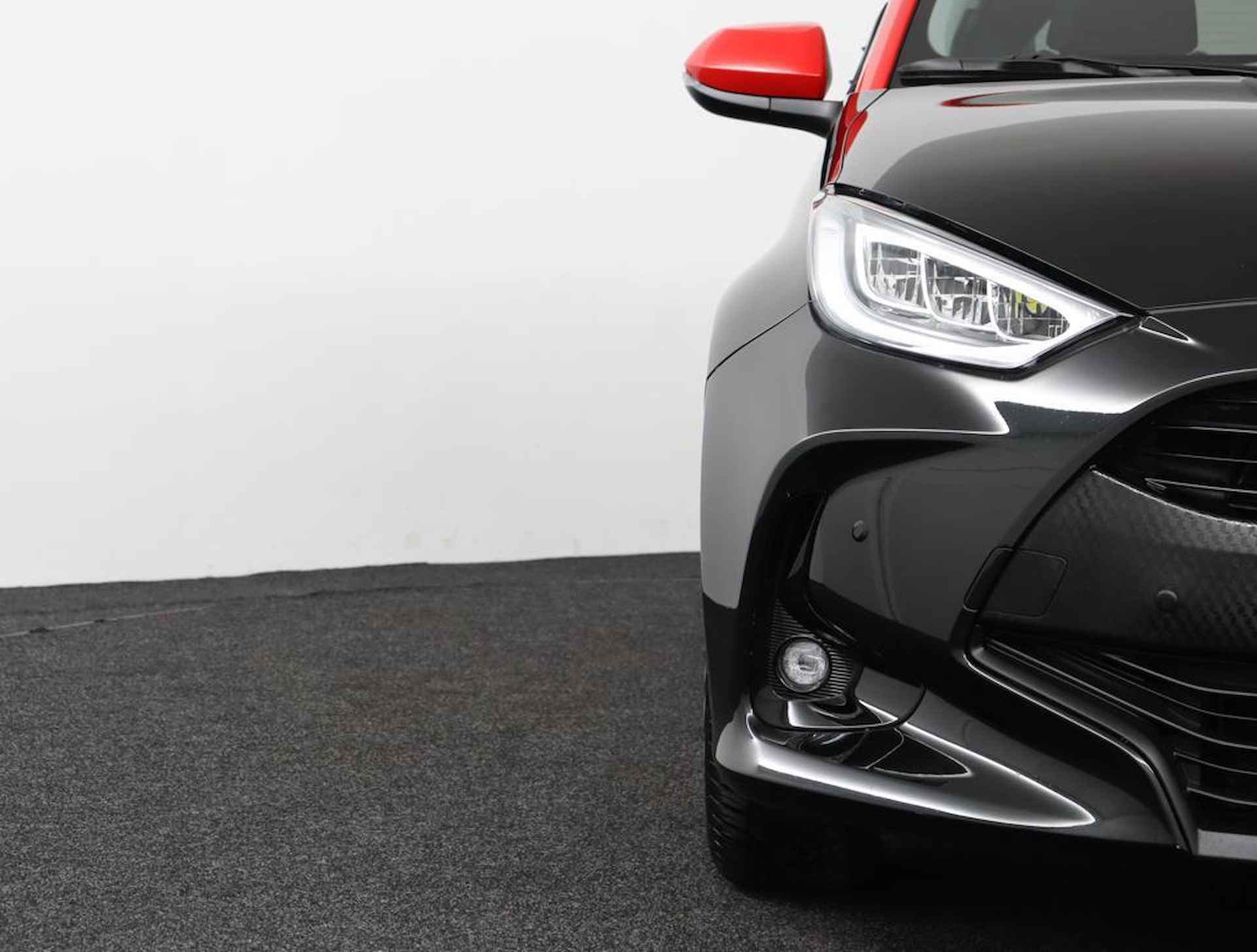 Toyota Yaris 1.5 Hybrid Dynamic - 3/50