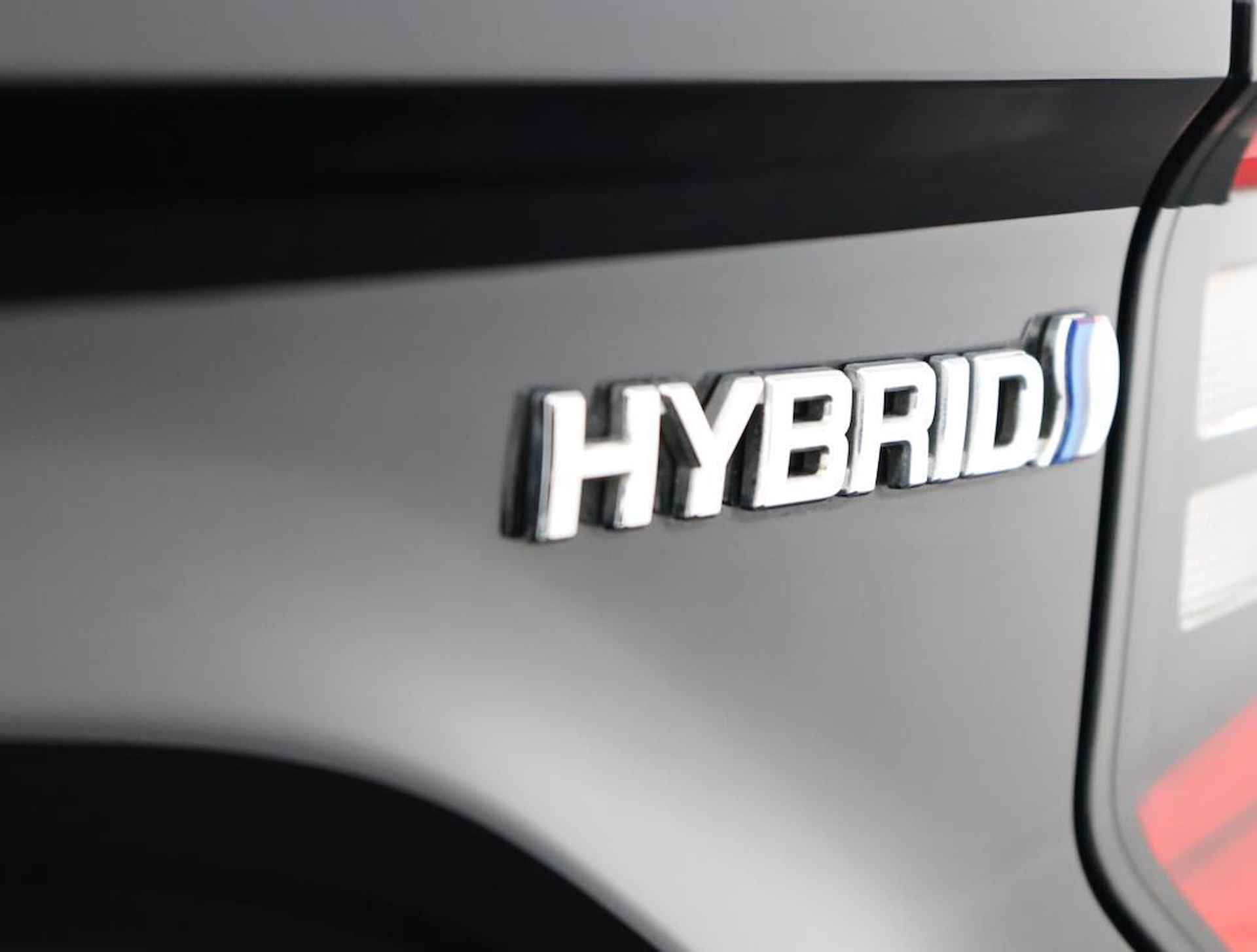Toyota Yaris 1.5 Hybrid Dynamic - 47/50