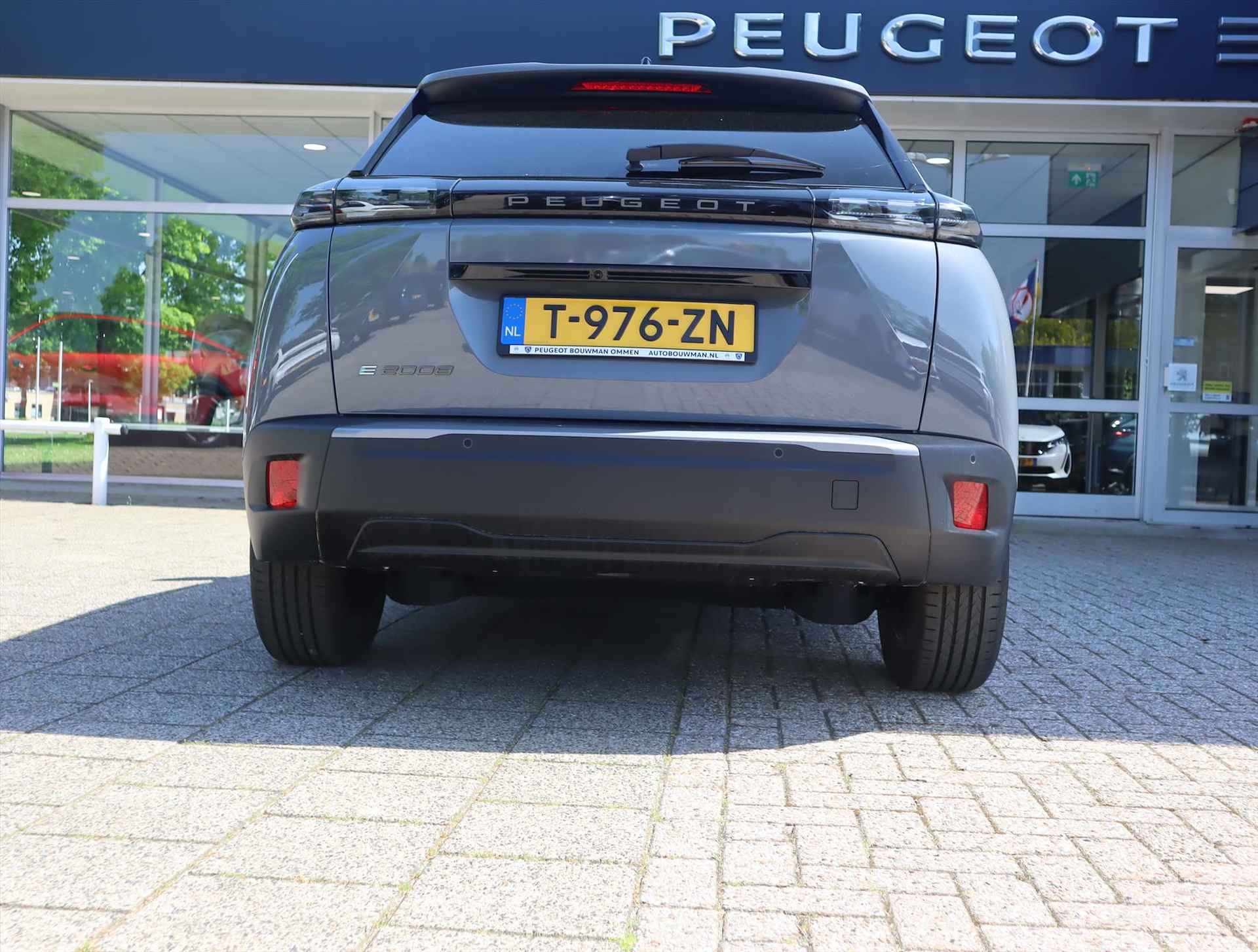 Peugeot e-2008 SUV Allure EV 54 kWh 156pk, Rijklaarprijs, Navigatie Stoelverwarming Parkeercamera LED verlichting - 17/63