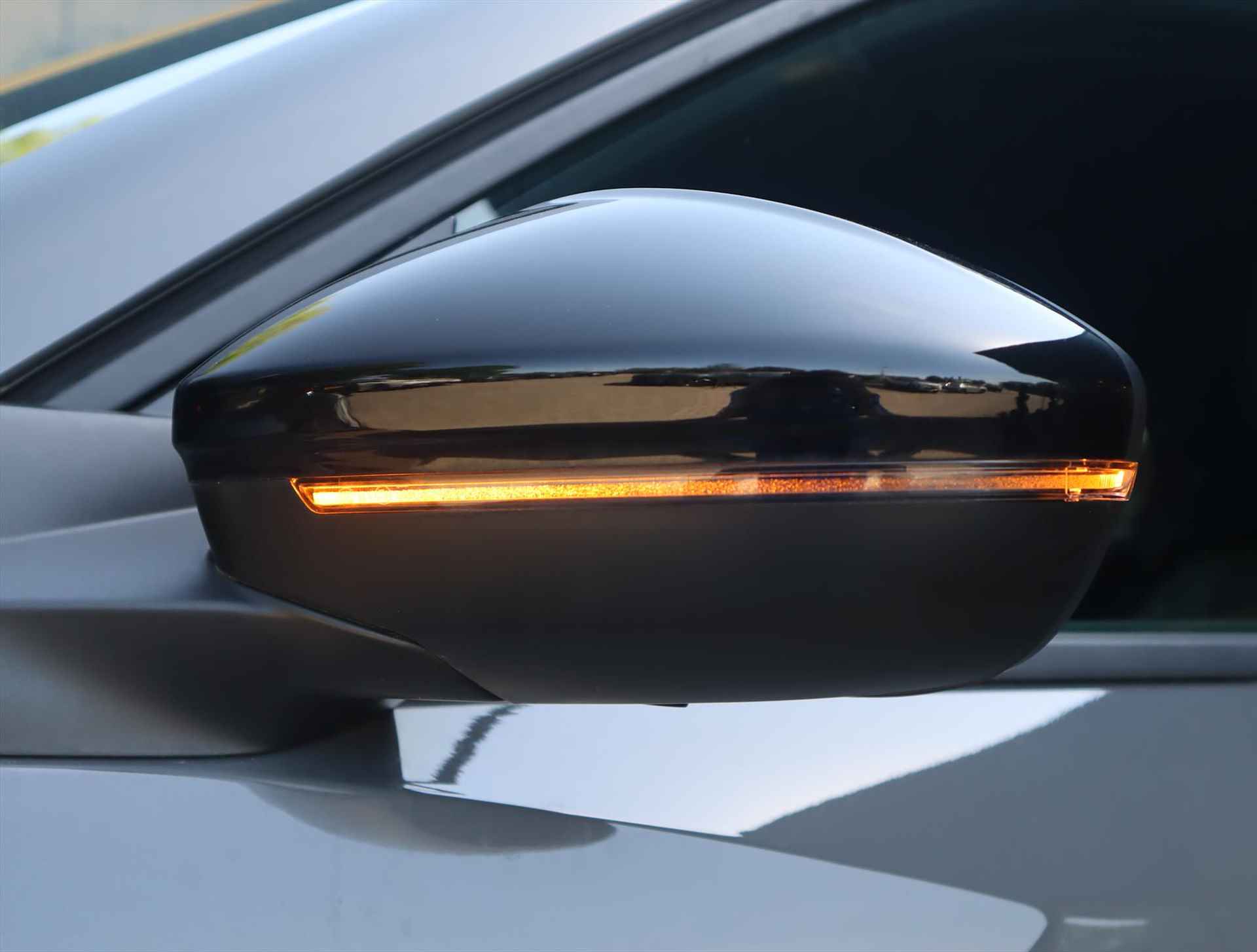 Peugeot e-2008 SUV Allure EV 54 kWh 156pk, Rijklaarprijs, Navigatie Stoelverwarming Parkeercamera LED verlichting - 21/63