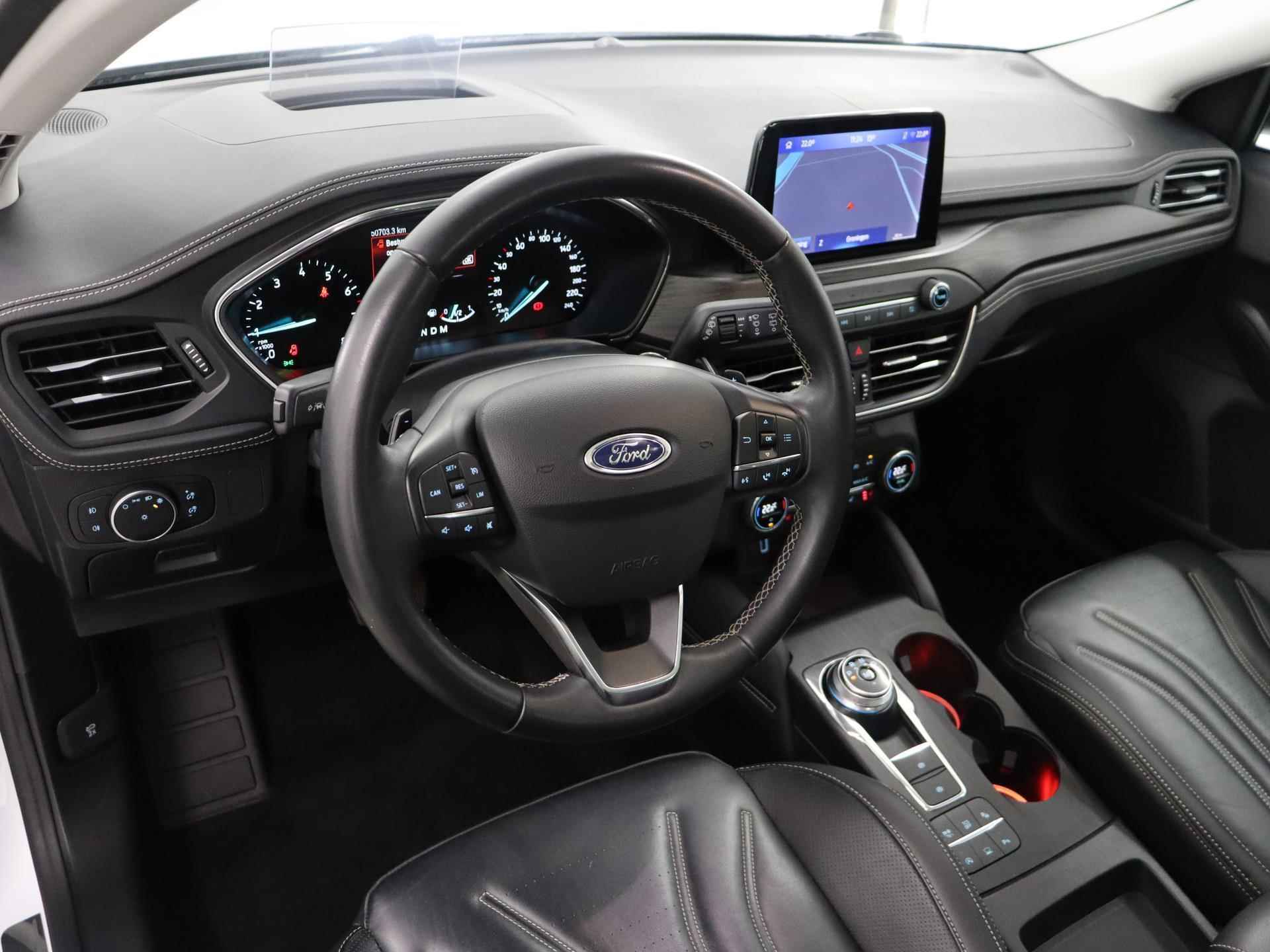Ford Focus Vignale 1.5 Ecoboost 150PK Automaat | Navigatiesysteem | Stuur/Stoelverwarming | Voorruitverwarming | Schuif/Kantel dak | Lederen Interieur | Apple Carplay/Android Auto | - 8/35