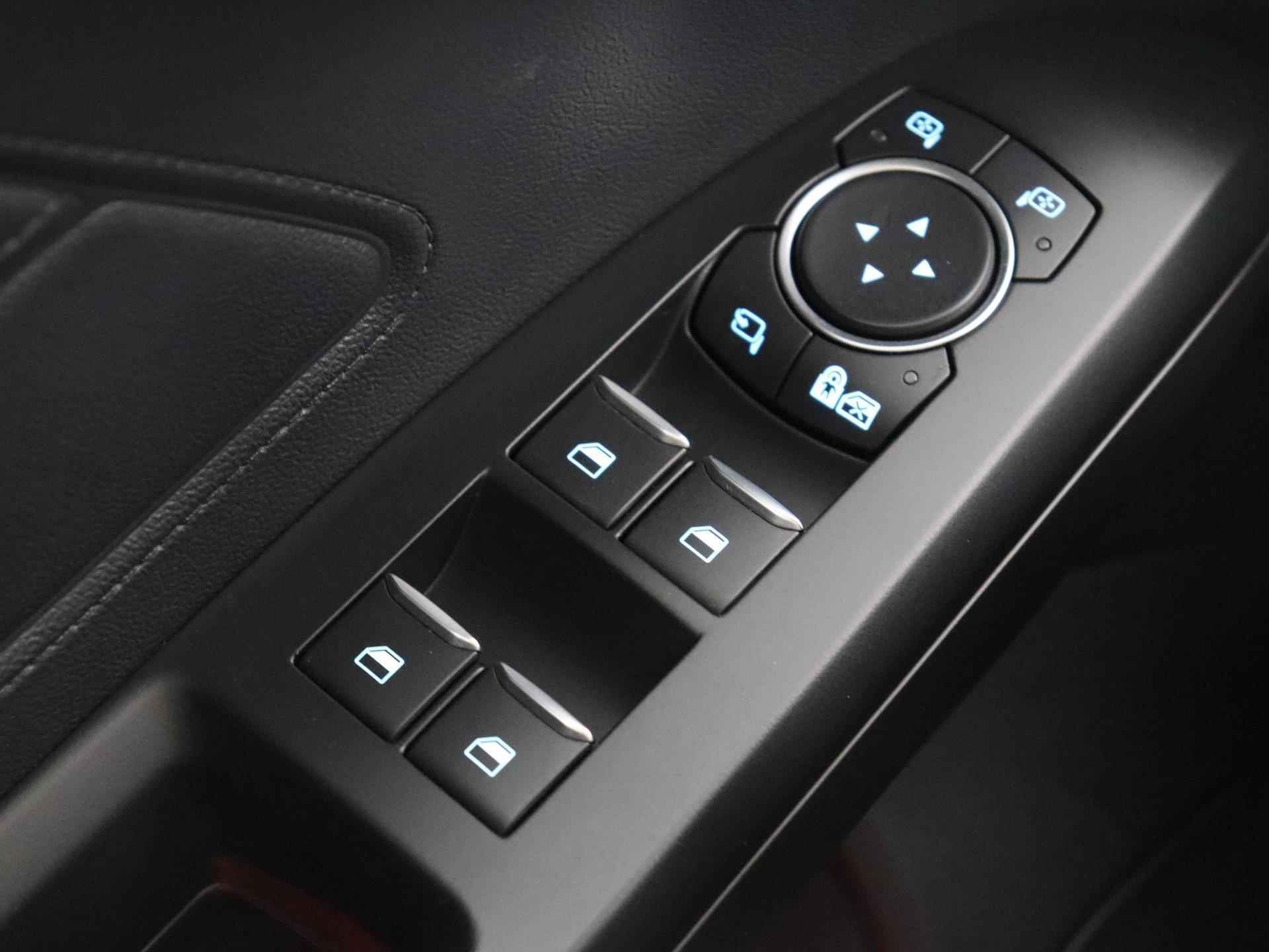 Ford Focus Vignale 1.5 Ecoboost 150PK Automaat | Navigatiesysteem | Stuur/Stoelverwarming | Voorruitverwarming | Schuif/Kantel dak | Lederen Interieur | Apple Carplay/Android Auto | - 31/35