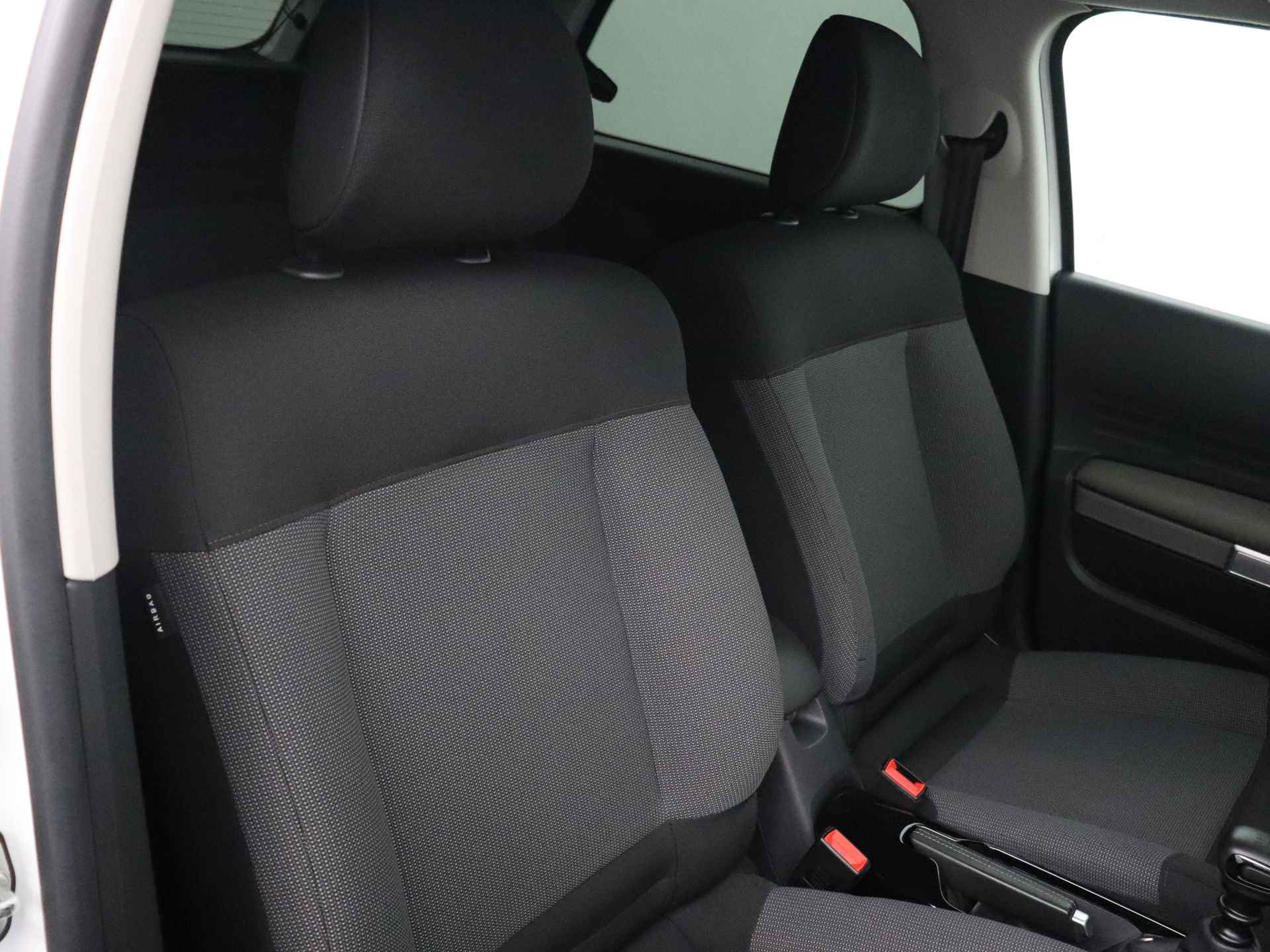 Citroën C4 Cactus PureTech 110pk Business | Rijklaar | Navigatie | Parkeersensoren | - 7/25