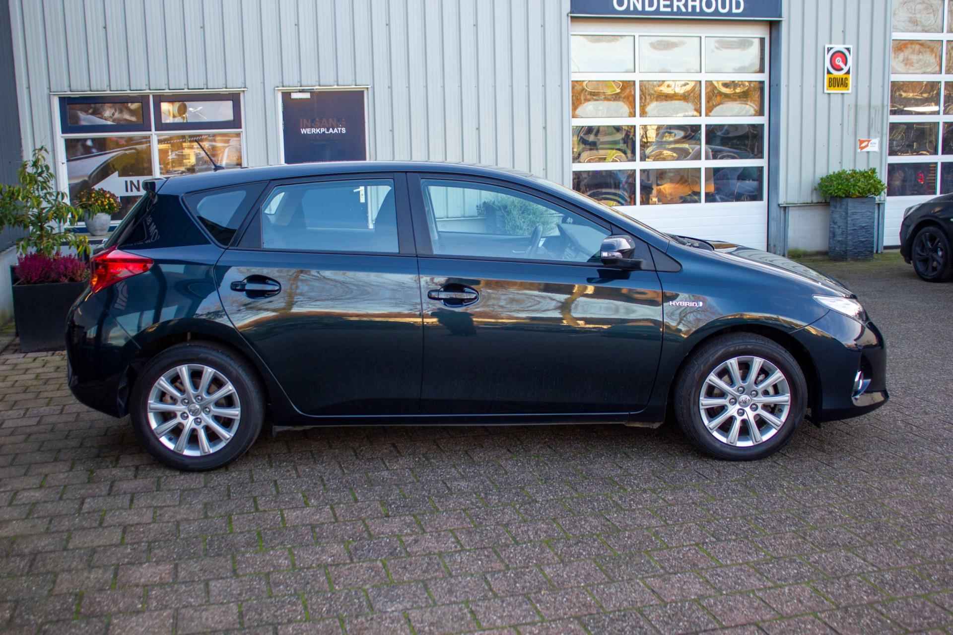 Toyota Auris 1.8 Hybrid Aspiration | Prijs rijklaar incl. 12 mnd garantie | 1e EIg. Afn Thaak Navi Camera - 10/46