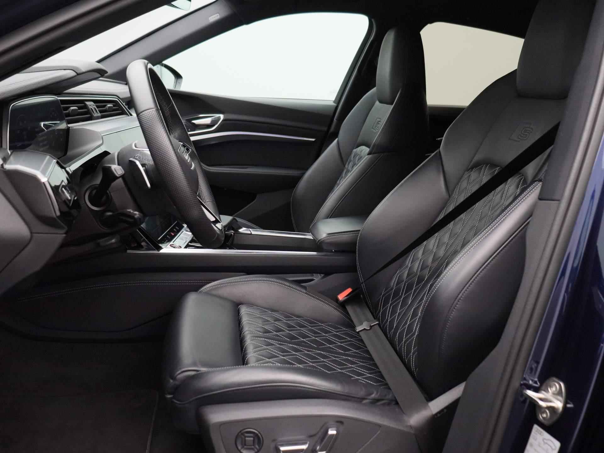 Audi e-tron Sportback S quattro 95 kWh 500 PK | Navigatie | 22 Inch wielen | Remzadels Rood | S-Sportstoelen | Optiek zwart pakket | Airco | Camera | - 12/52