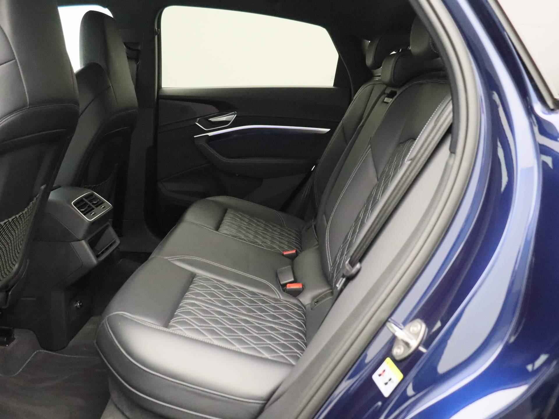 Audi e-tron Sportback S quattro 95 kWh 500 PK | Navigatie | 22 Inch wielen | Remzadels Rood | S-Sportstoelen | Optiek zwart pakket | Airco | Camera | - 13/52