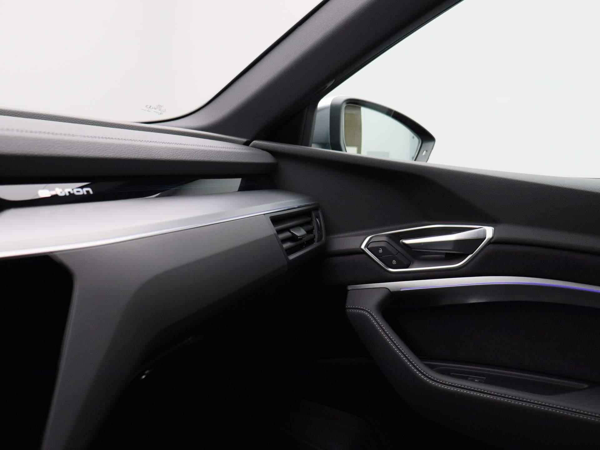 Audi e-tron Sportback S quattro 95 kWh 500 PK | Navigatie | 22 Inch wielen | Remzadels Rood | S-Sportstoelen | Optiek zwart pakket | Airco | Camera | - 31/52