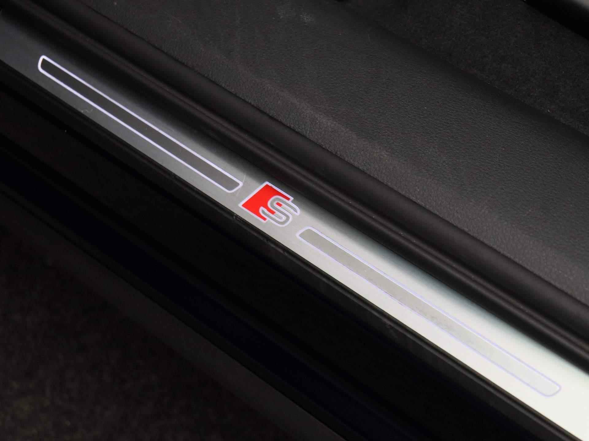 Audi e-tron Sportback S quattro 95 kWh 500 PK | Navigatie | 22 Inch wielen | Remzadels Rood | S-Sportstoelen | Optiek zwart pakket | Airco | Camera | - 40/52