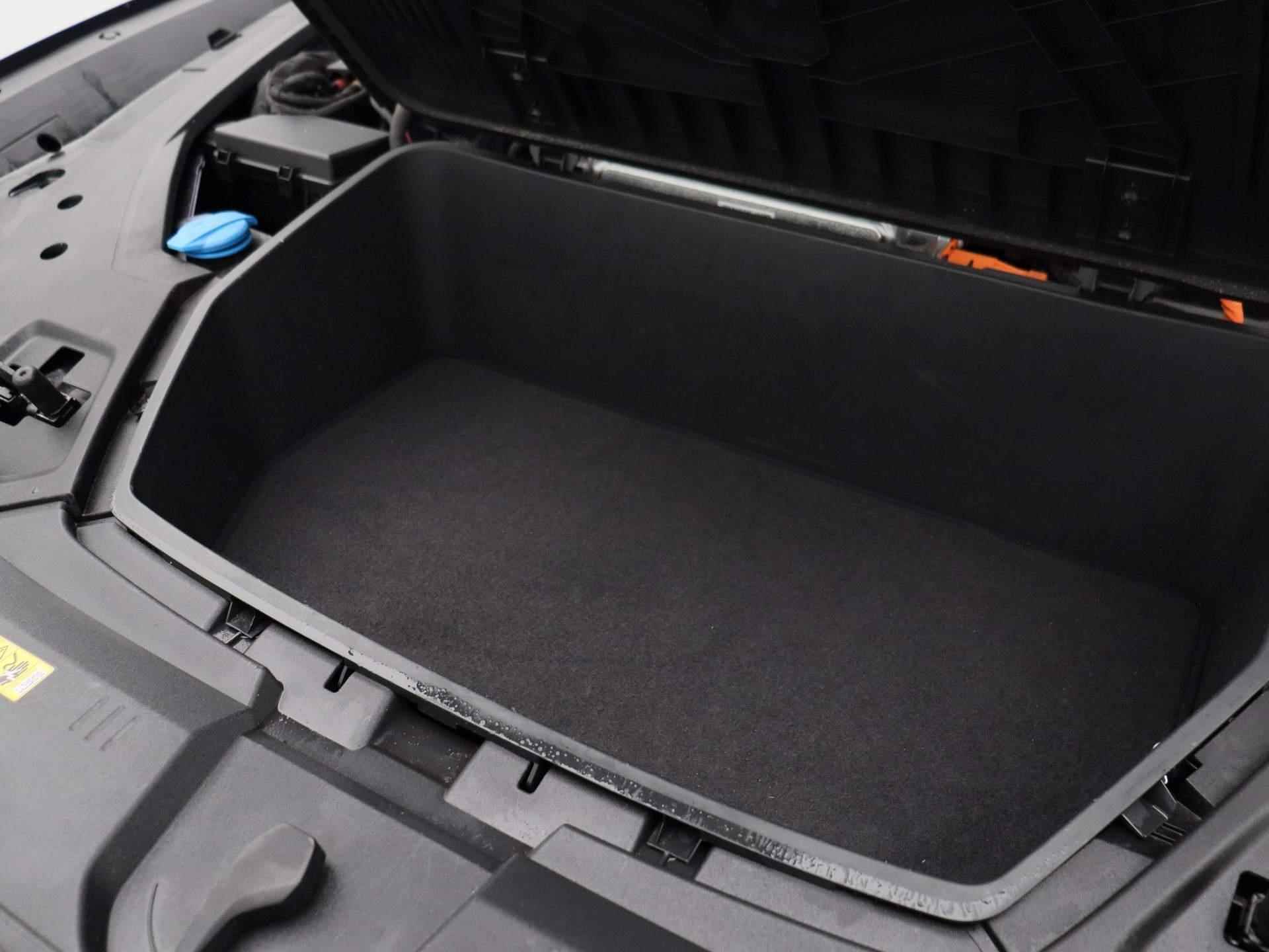 Audi e-tron Sportback S quattro 95 kWh 500 PK | Navigatie | 22 Inch wielen | Remzadels Rood | S-Sportstoelen | Optiek zwart pakket | Airco | Camera | - 49/52