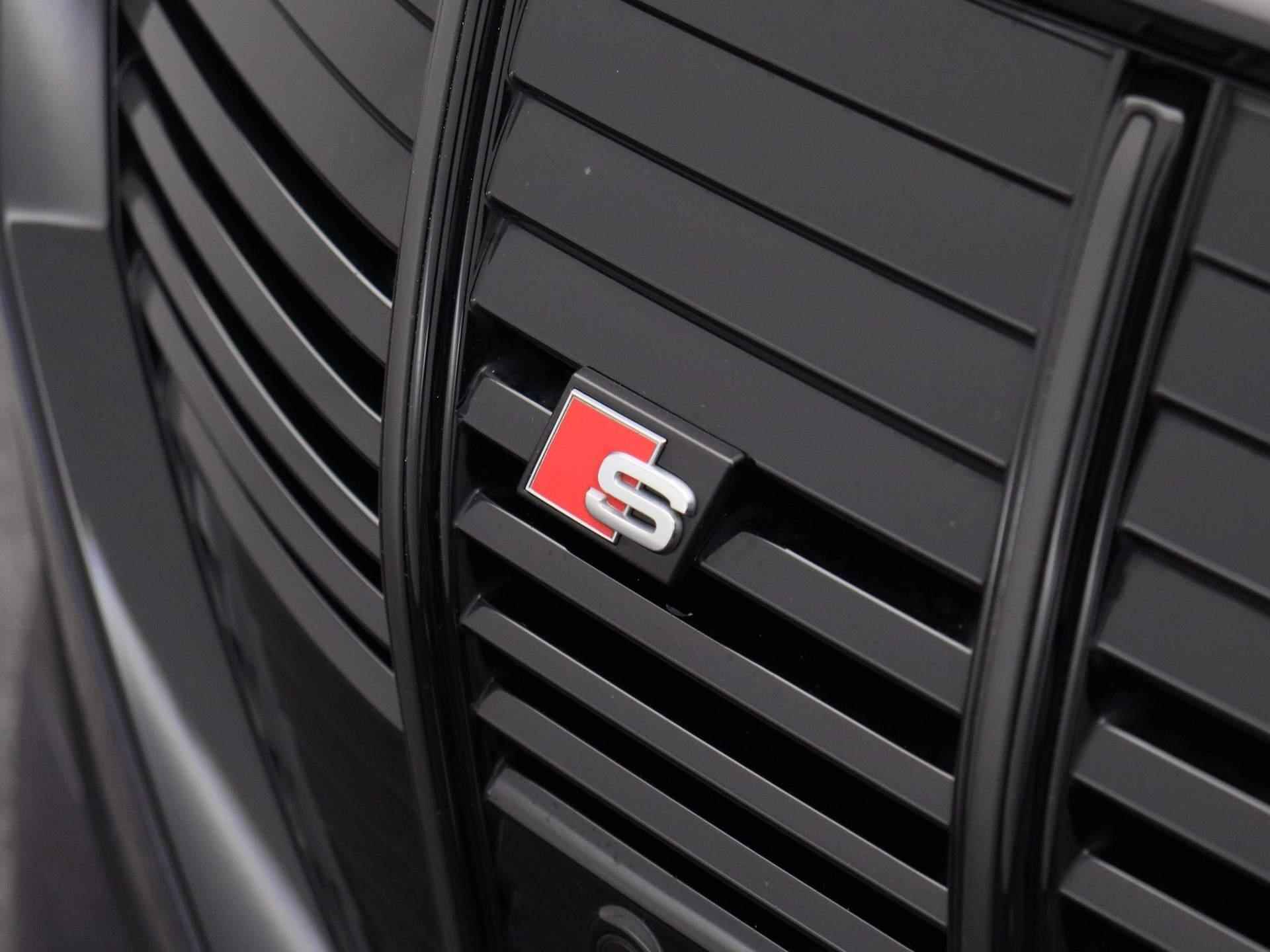 Audi e-tron Sportback S quattro 95 kWh 500 PK | Navigatie | 22 Inch wielen | Remzadels Rood | S-Sportstoelen | Optiek zwart pakket | Airco | Camera | - 50/52