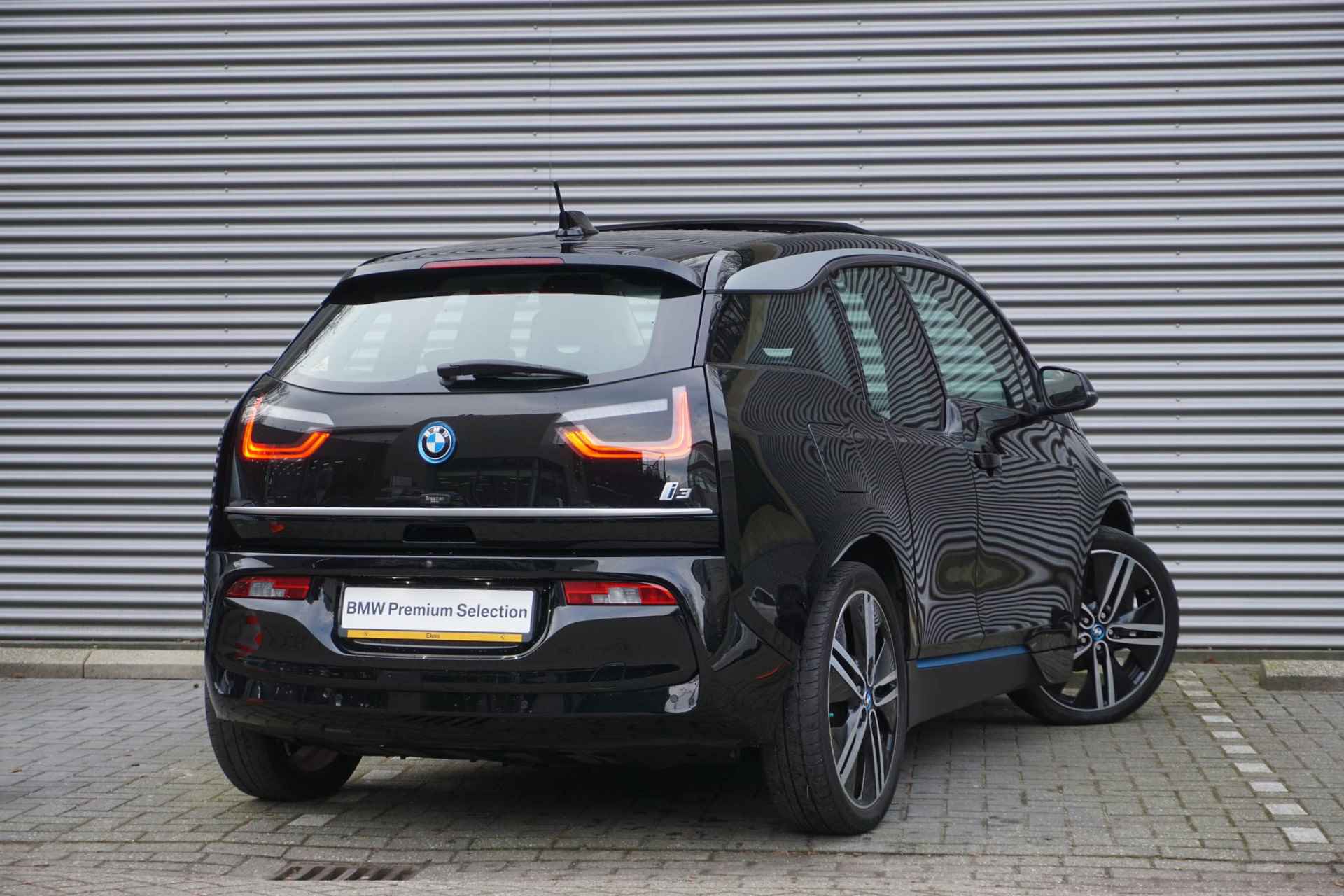 BMW i3 120Ah 42 kWh Parkeerpakket | Comfort pack advanced | Connectivity Pakket | Executive Edition - 2/33