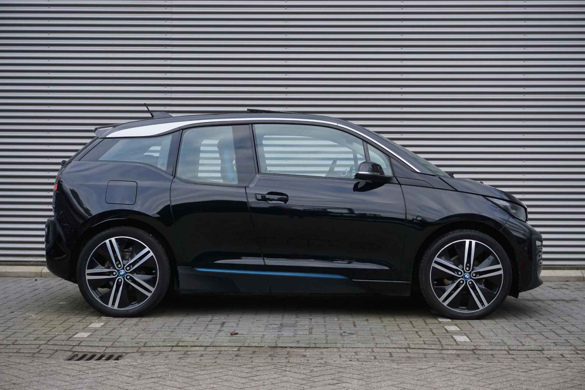 BMW i3 120Ah 42 kWh Parkeerpakket | Comfort pack advanced | Connectivity Pakket | Executive Edition - 4/33