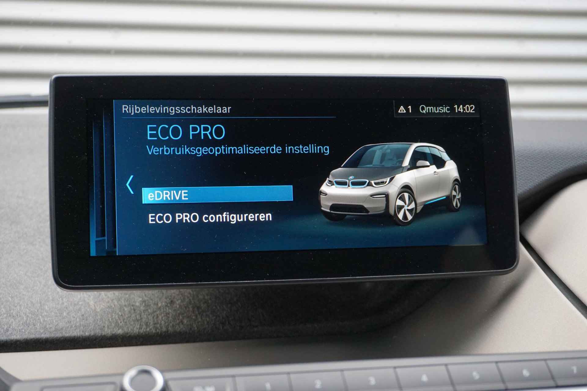 BMW i3 120Ah 42 kWh Parkeerpakket | Comfort pack advanced | Connectivity Pakket | Executive Edition - 20/33