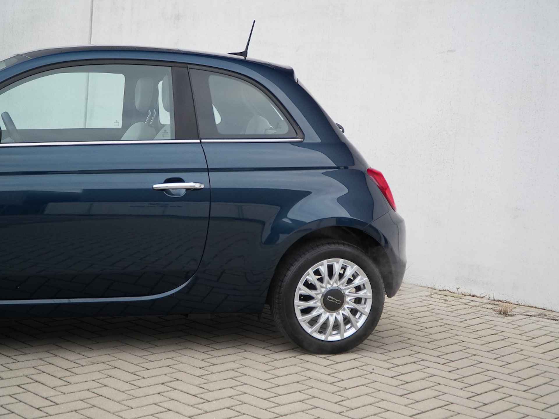 Fiat 500 1.0 Hybrid 70 PK Dolcevita | Carplay | Cruise | PDC | 15" - 11/29