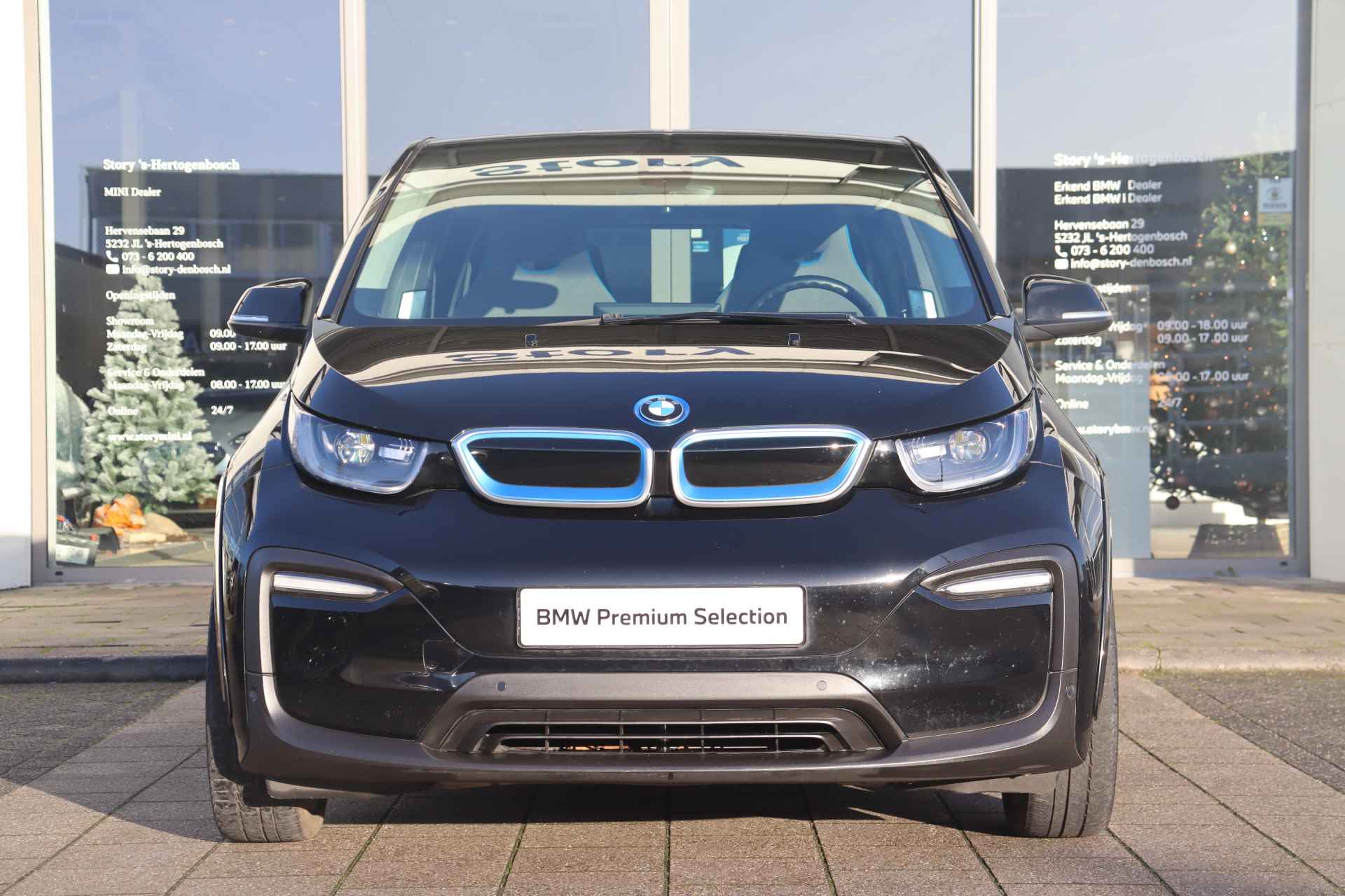 BMW i3 Business / Sportpakket / Achteruitrijcamera / Stoelverwarming / Cruise Control / Extra getint glas achter / Navigatie Professional - 4/28