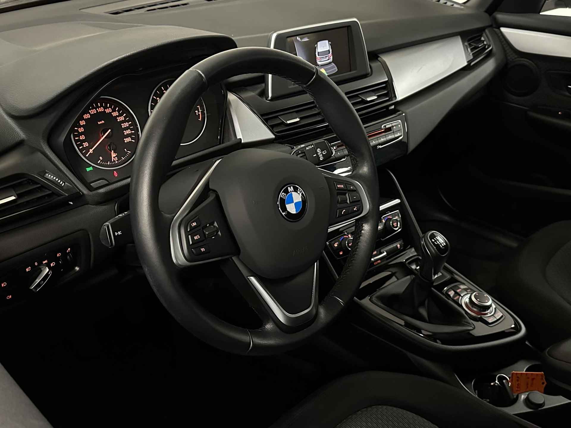 BMW 2-serie Active Tourer 218i Essential | Navigatie - 9/33