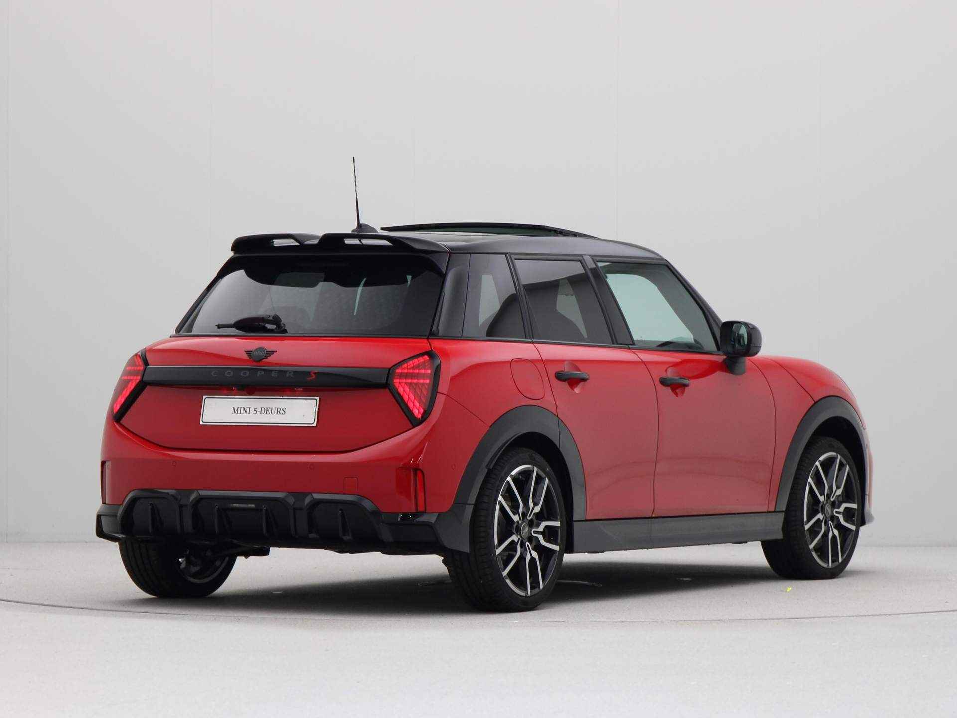 MINI Cooper 5-deurs S John Cooper Works Pakket XL PRIVATE LEASE EUR 760,- (48 mnd/10.000 km) - 10/24