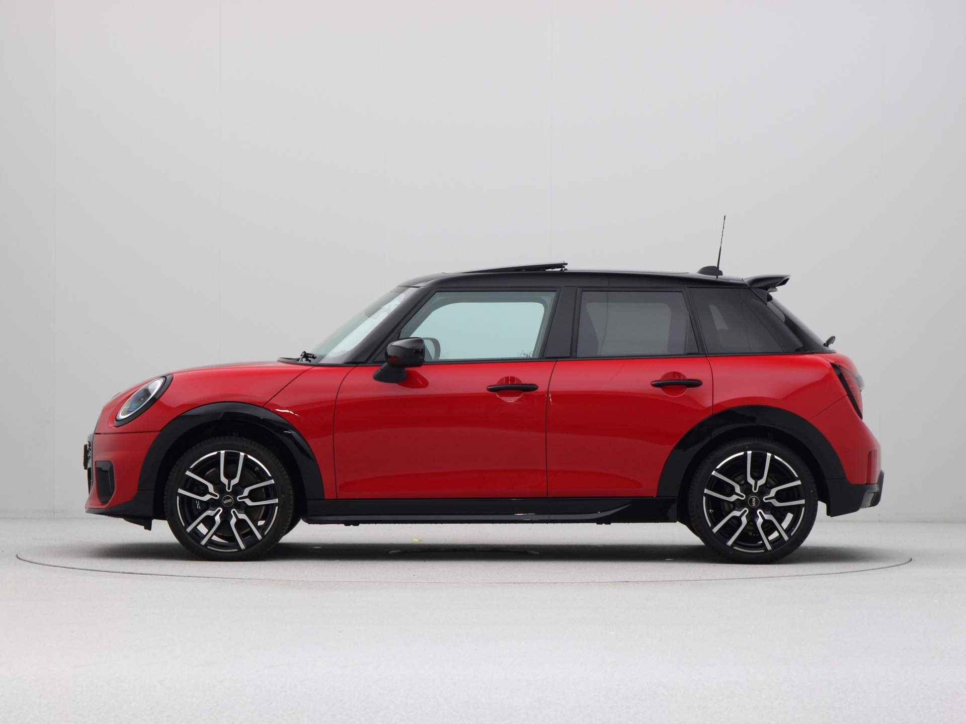 MINI Cooper 5-deurs S John Cooper Works Pakket XL PRIVATE LEASE EUR 760,- (48 mnd/10.000 km) - 13/24