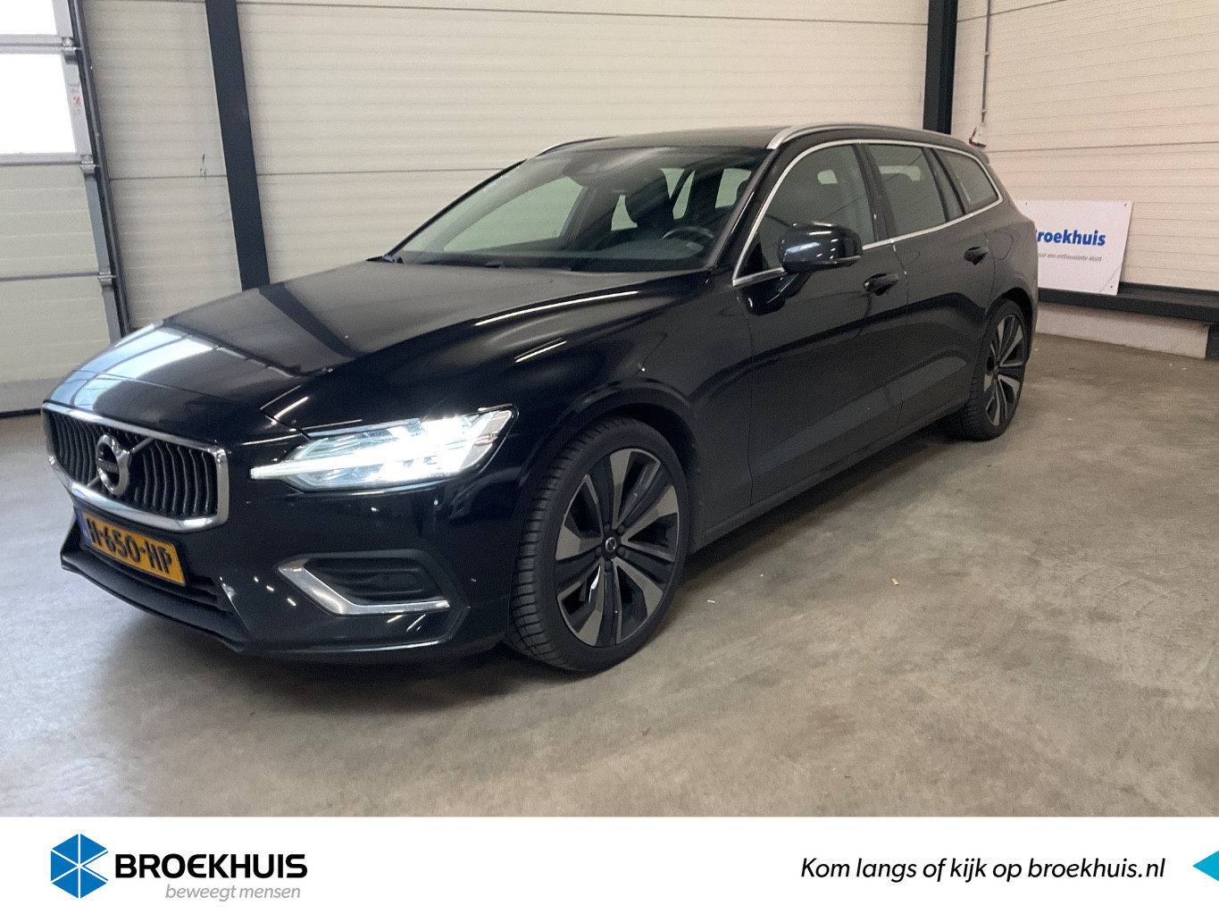 Volvo V60 2.0 T4 INSCRIPTION | 1e EIGENAAR! | PANODAK | POLESTAR ENGENEERED | LEDEREN MEMORY SEATS | NL-AUTO! | CAMERA | STOELVERWARMING |